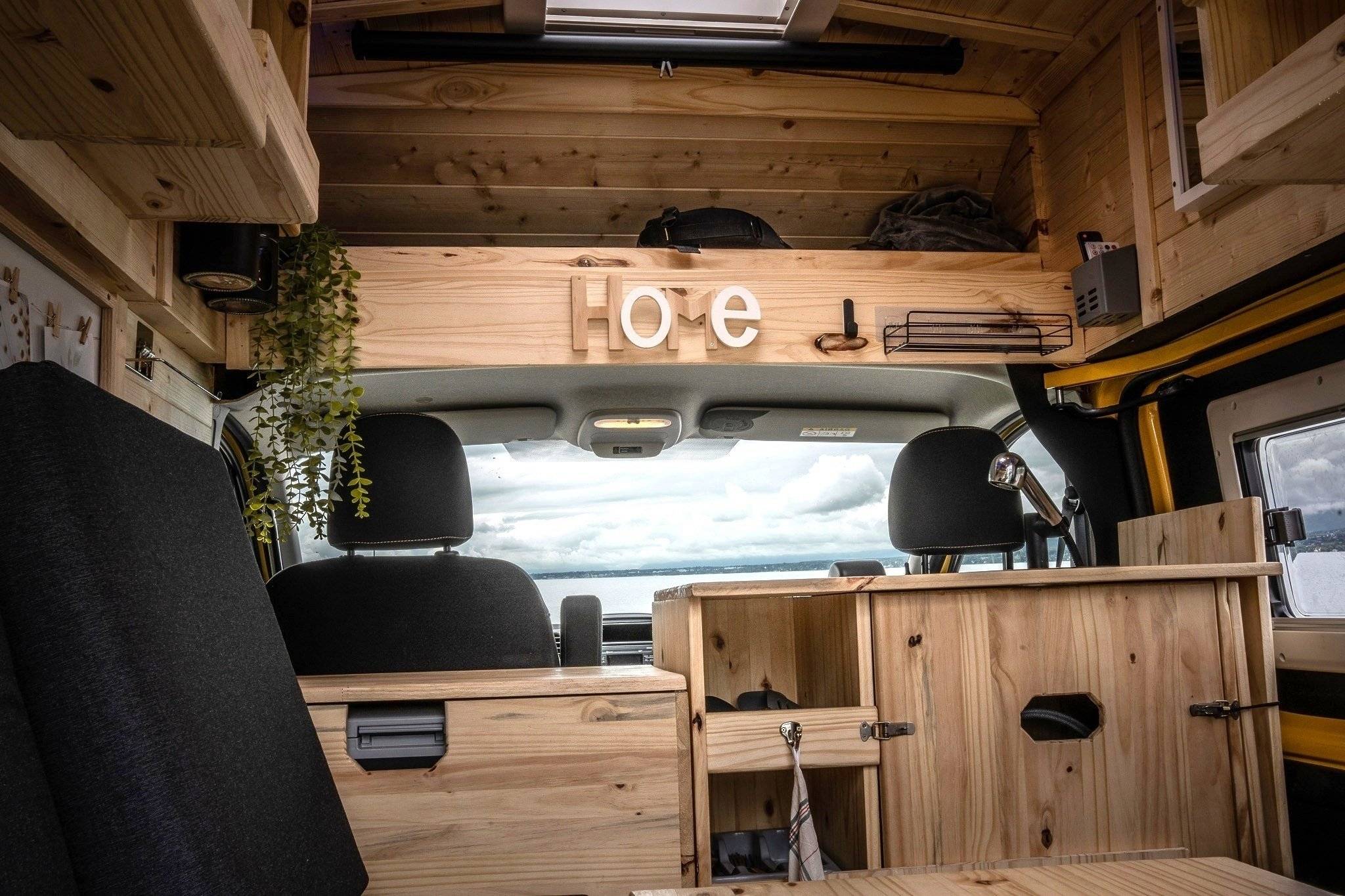 VanRoadEvasion  RENAULT TRAFIC