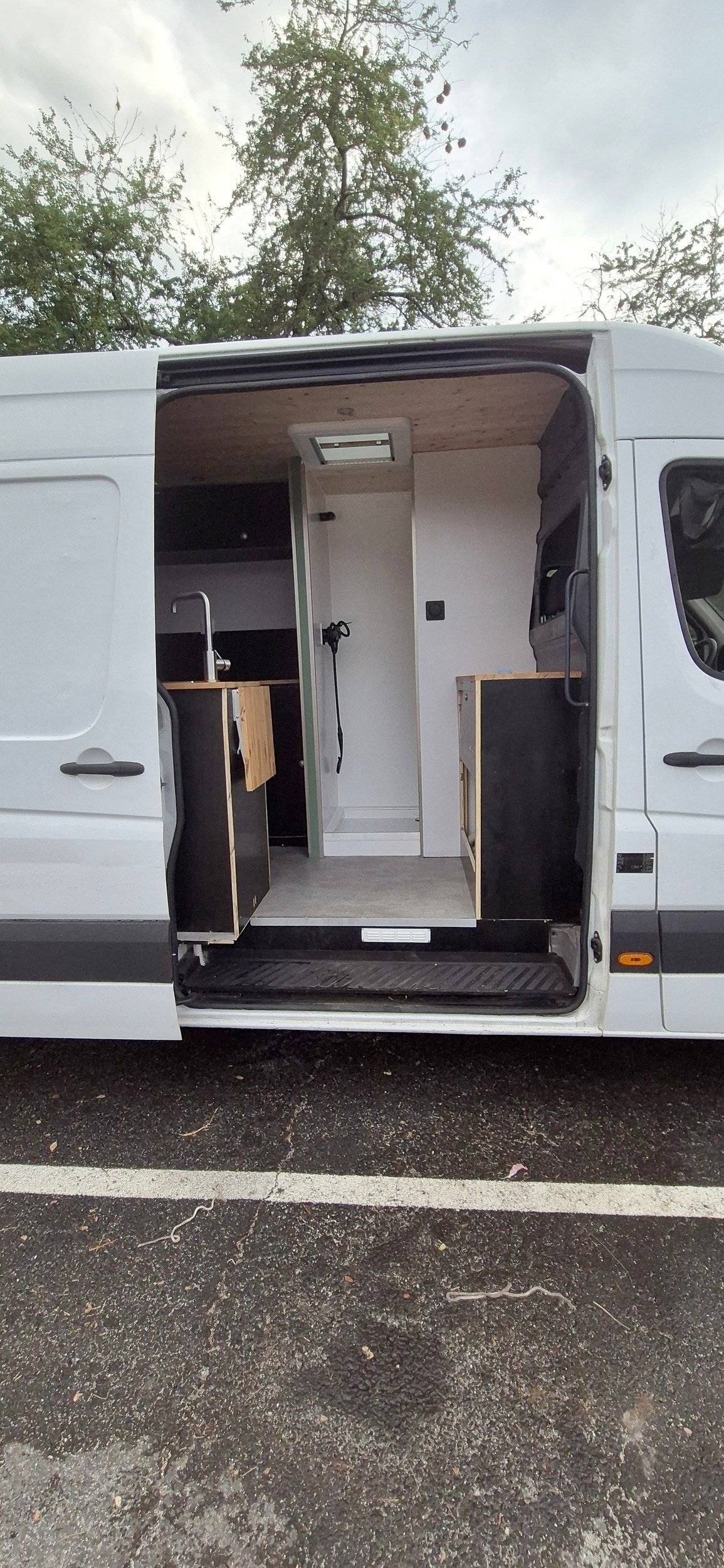 Bad / Toilette Mercedes sprinter - Yescapa