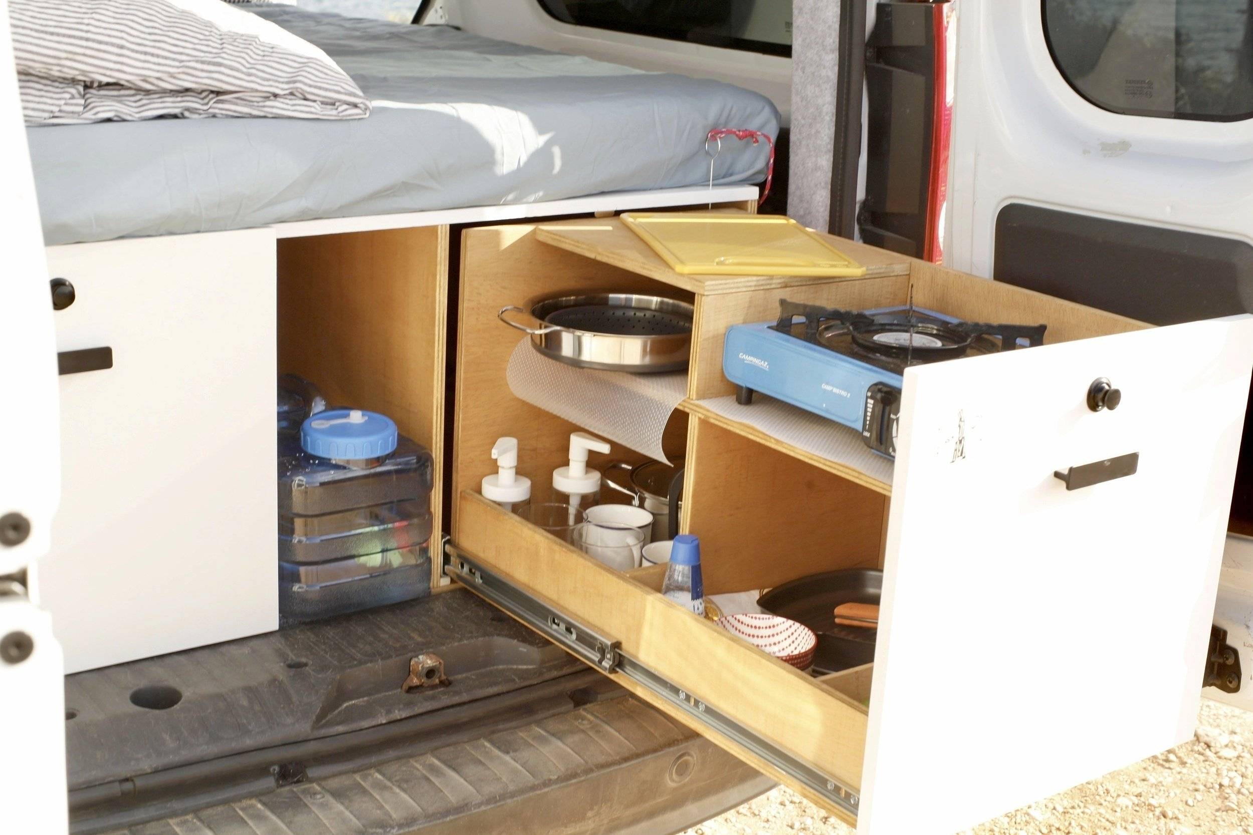 Kitchen Renault - Yescapa