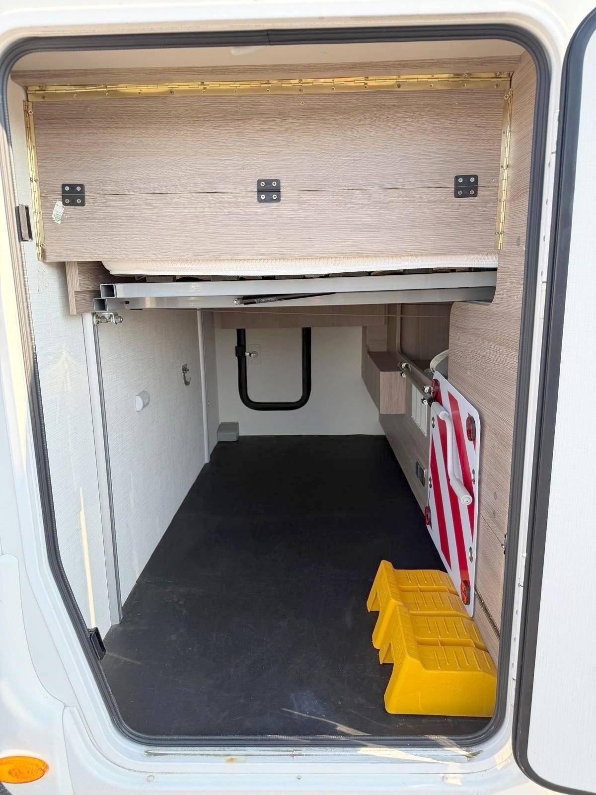 Chausson 718 XLB FLASH LIMITED EDITION