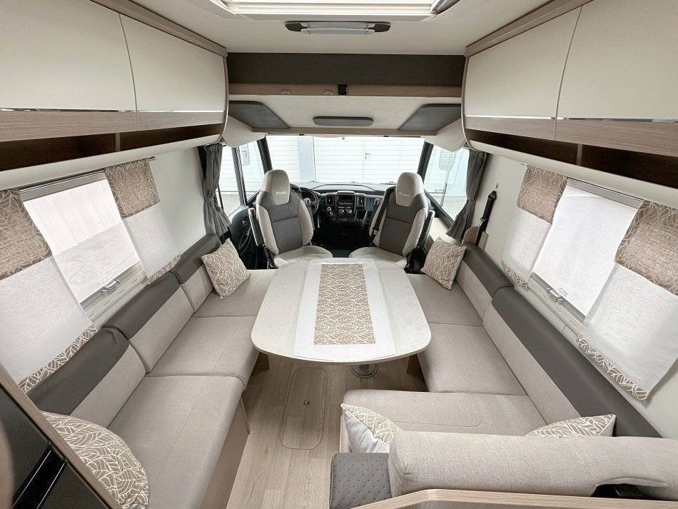 Dining Area Fiat FIAT DUCATO - Yescapa