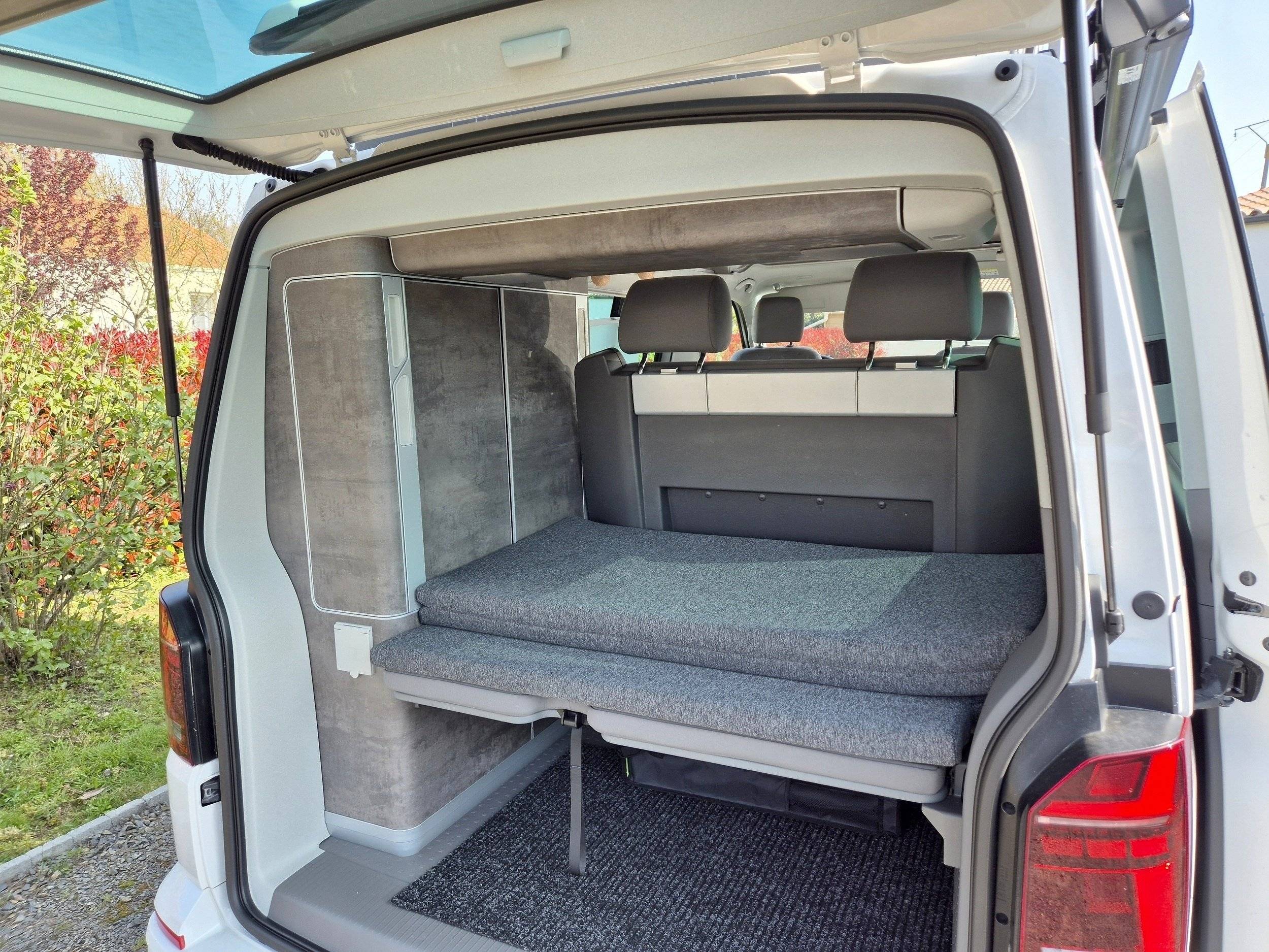 Slaapplaatsen Volkswagen T6 2,0 l TDI 150 ch - Yescapa