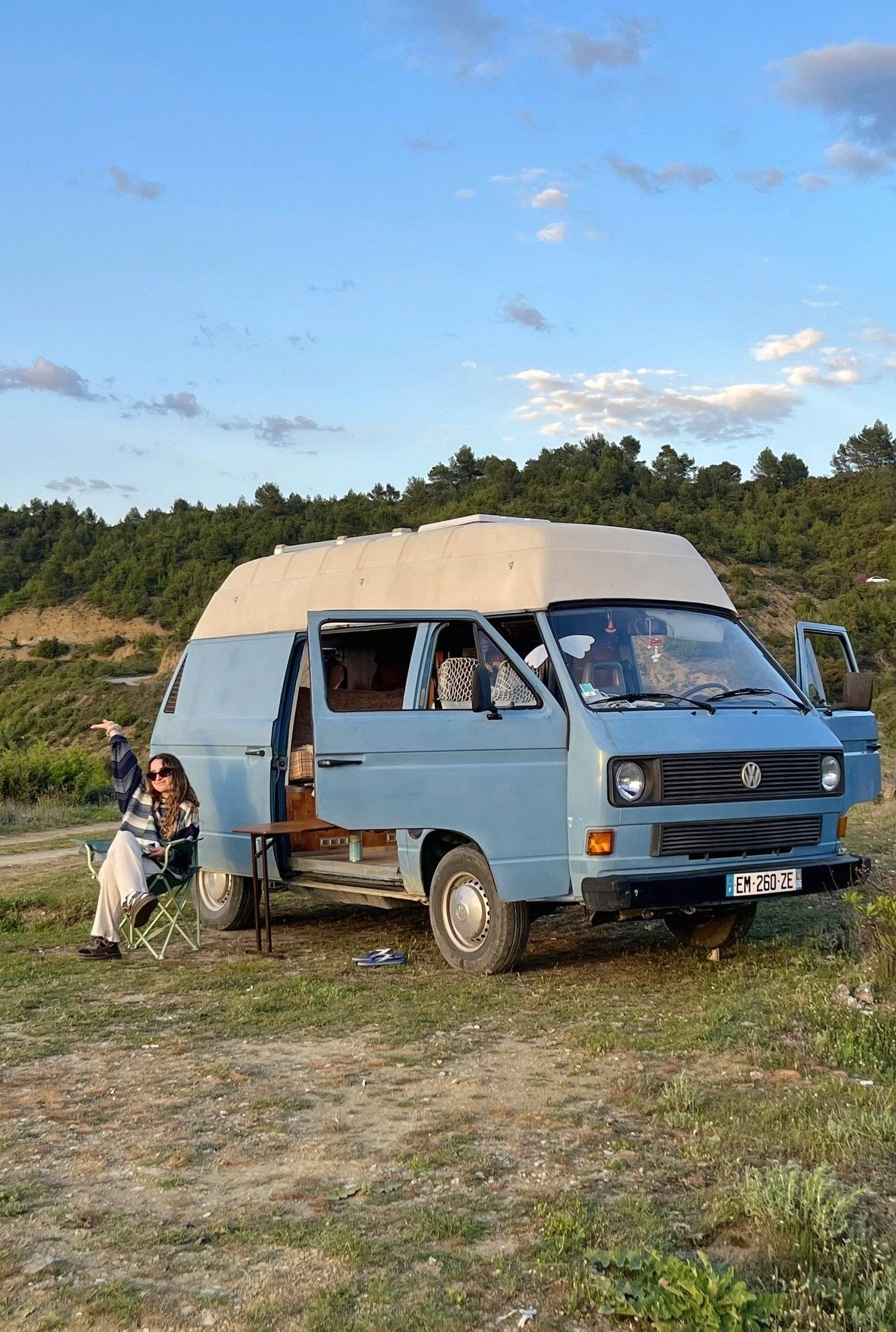 Vista del vehículo ángulo delantero Volkswagen transporter t3 - Yescapa
