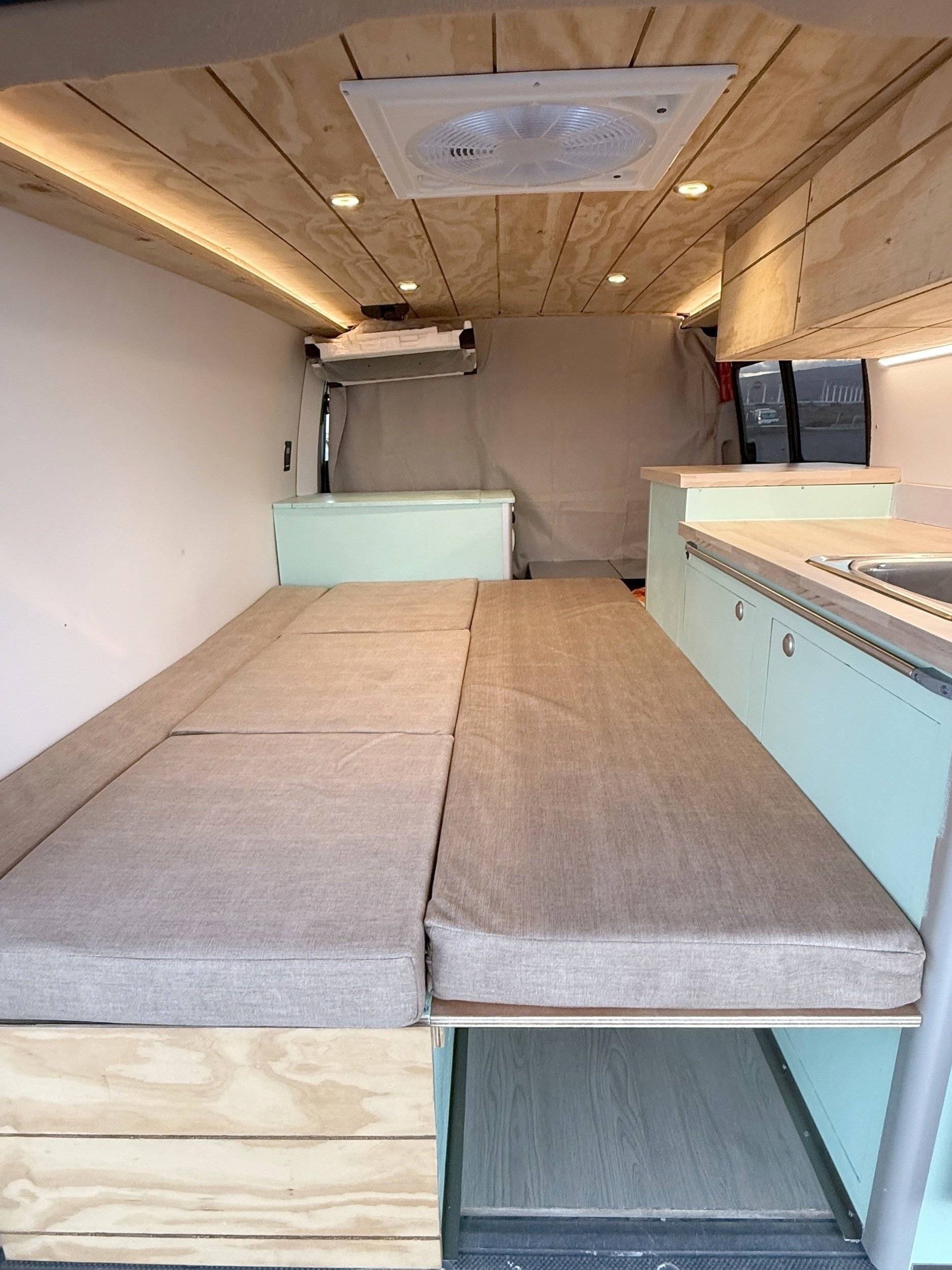 Slaapplaatsen Mercedes Mercedes vito - Yescapa