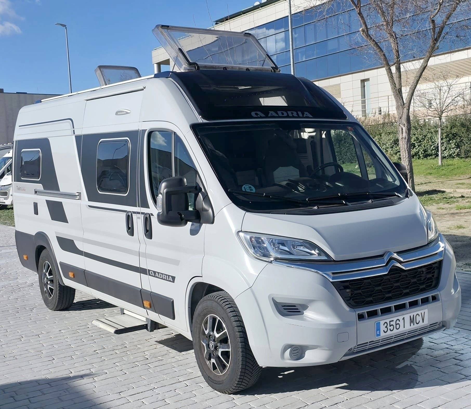 Adria Twin 640 SLB Supreme
