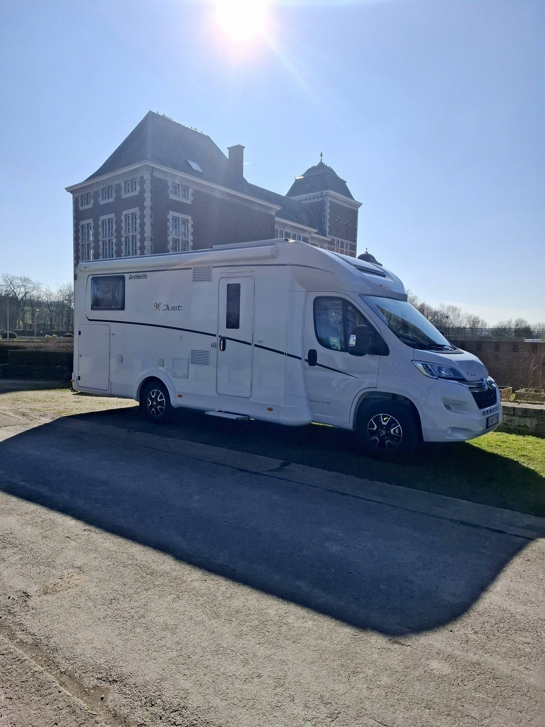 Vista del vehículo ángulo delantero Citroën Citroën jumper - Yescapa