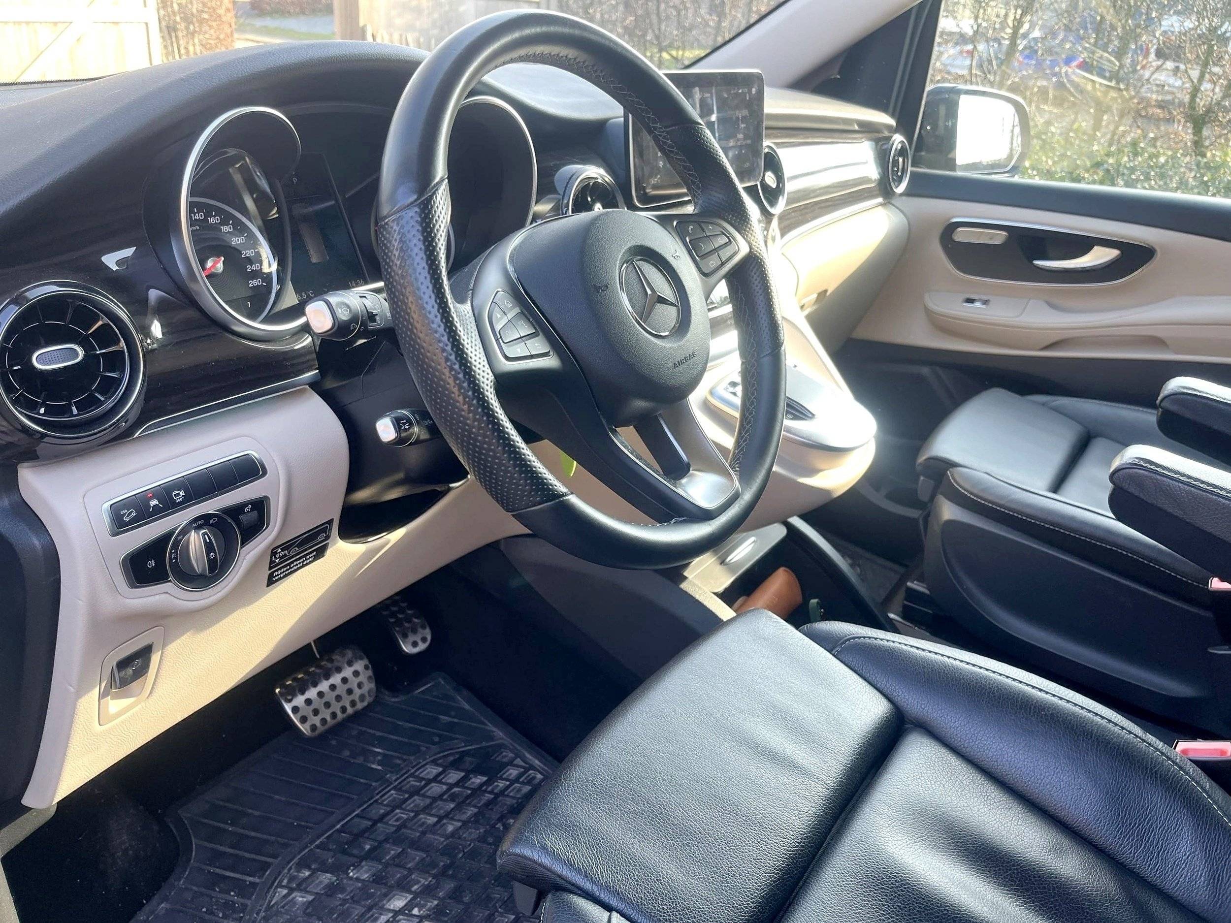 Mercedes-Benz 