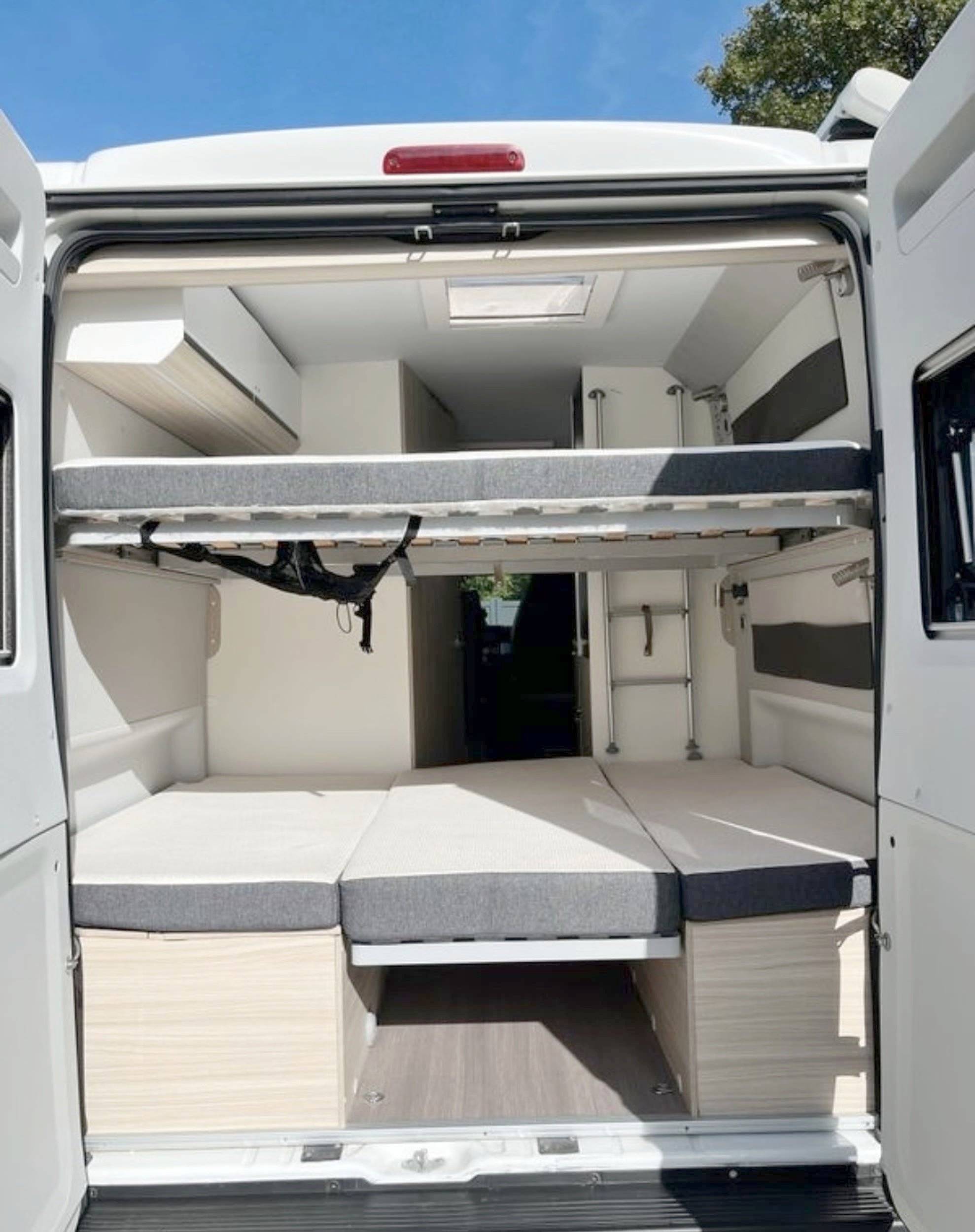 Adria 600 spb twin family