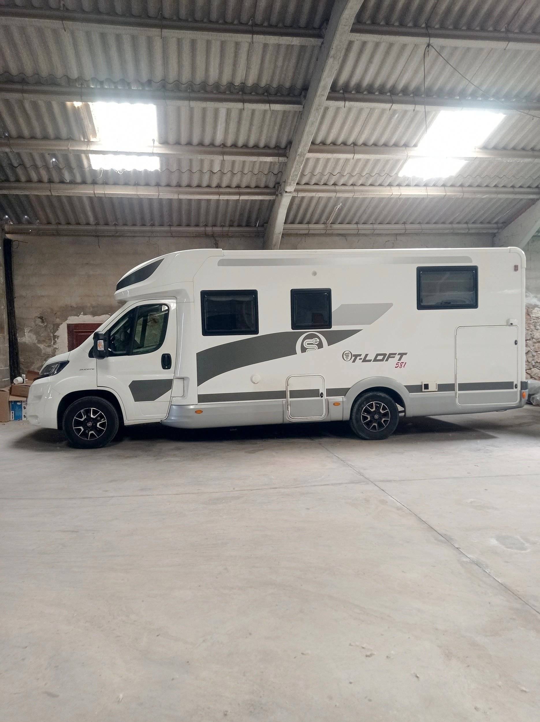 Elnagh T-Loft 581