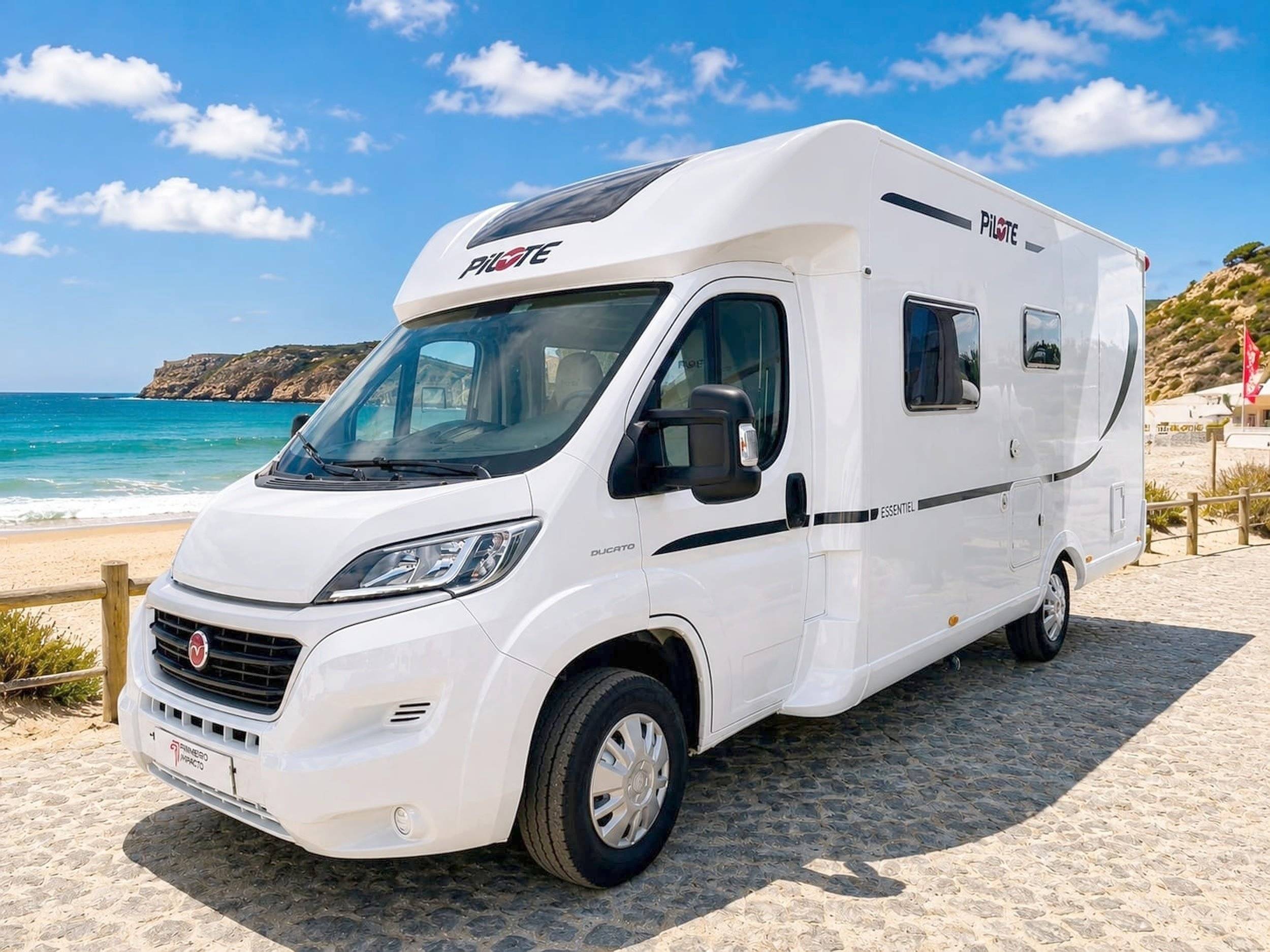 Voorkant 3/4 Fiat 2,3 l 130 ch - Yescapa
