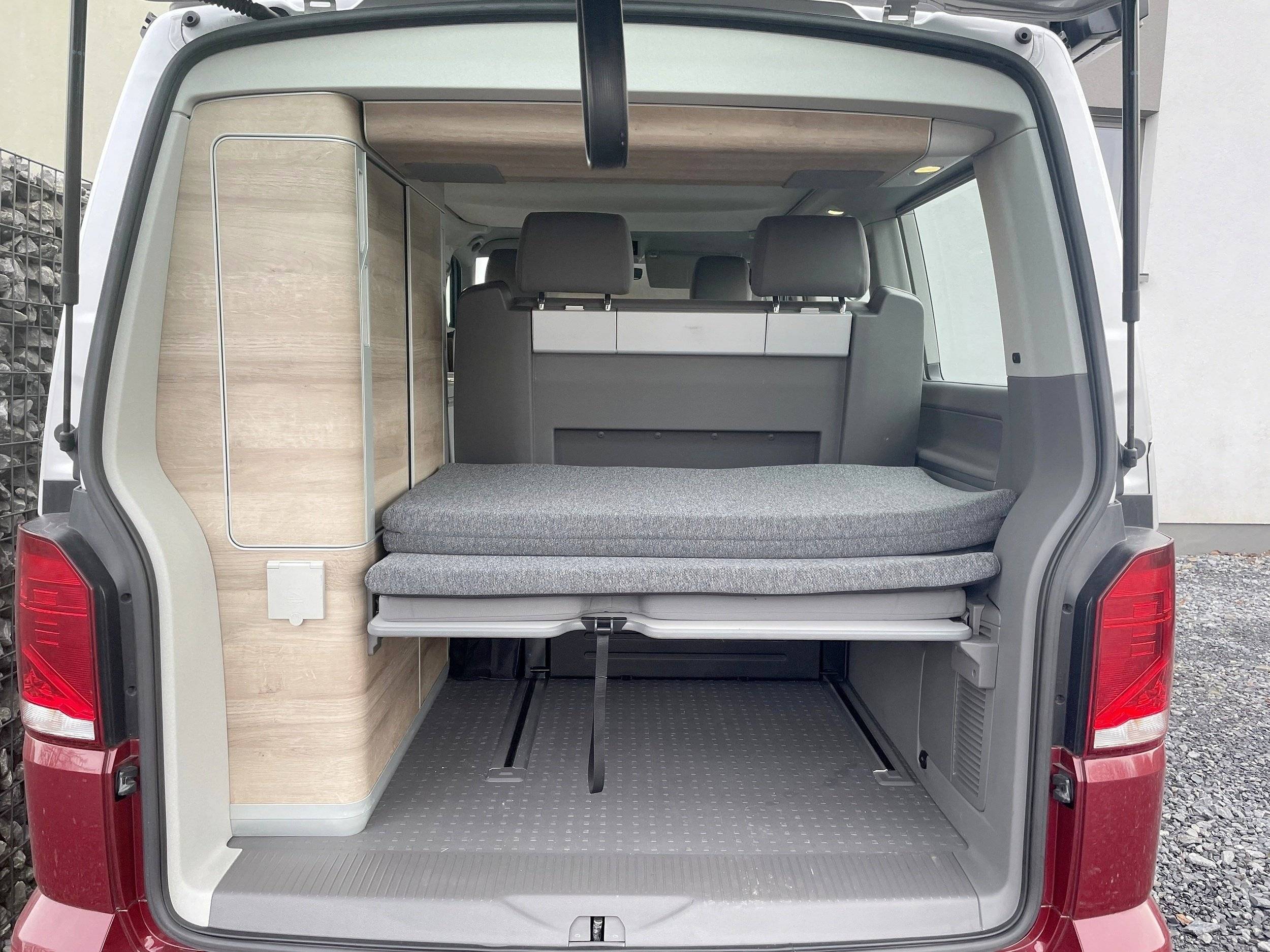 Volkswagen T6.1 California Coast Edition