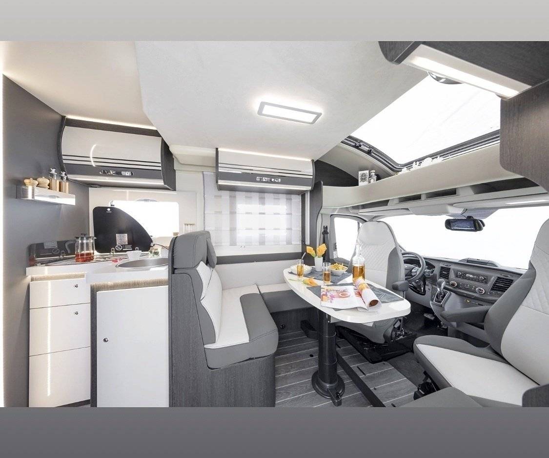 Dining Area Ford 170cv automatique - Yescapa