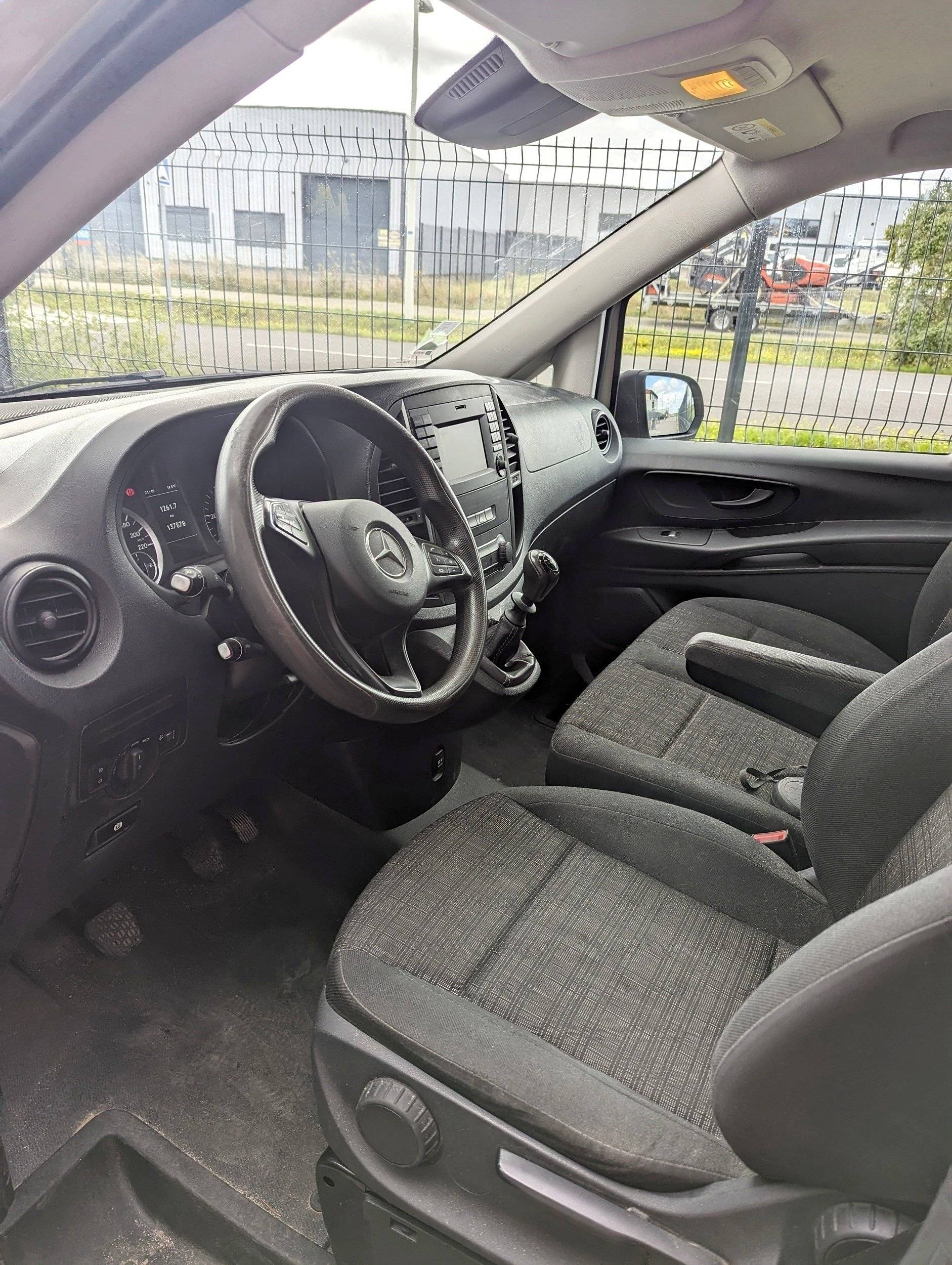 3 C Cartier/Brisebras Mercedes vito