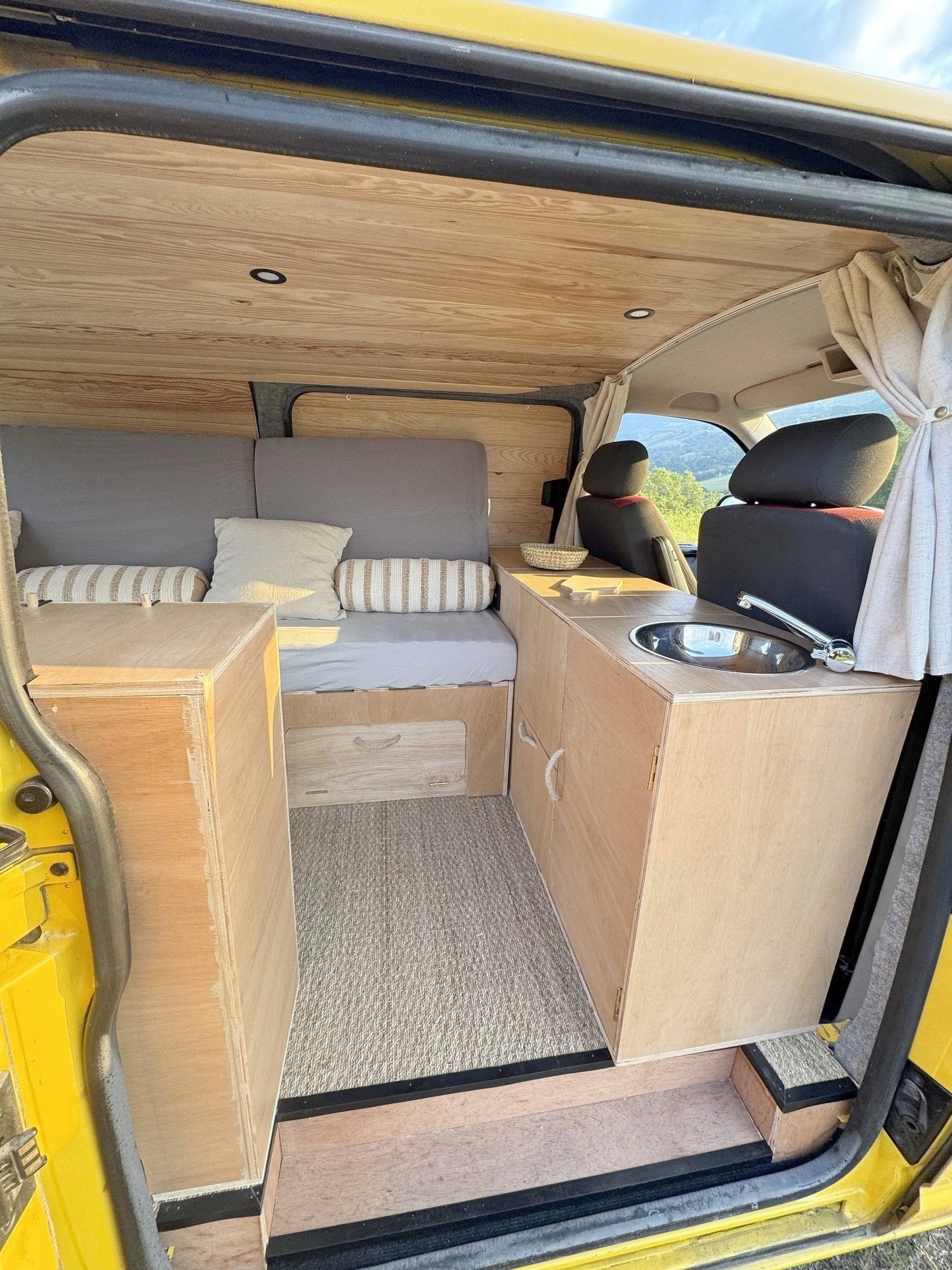 Volkswagen T5 2 l 84 ch