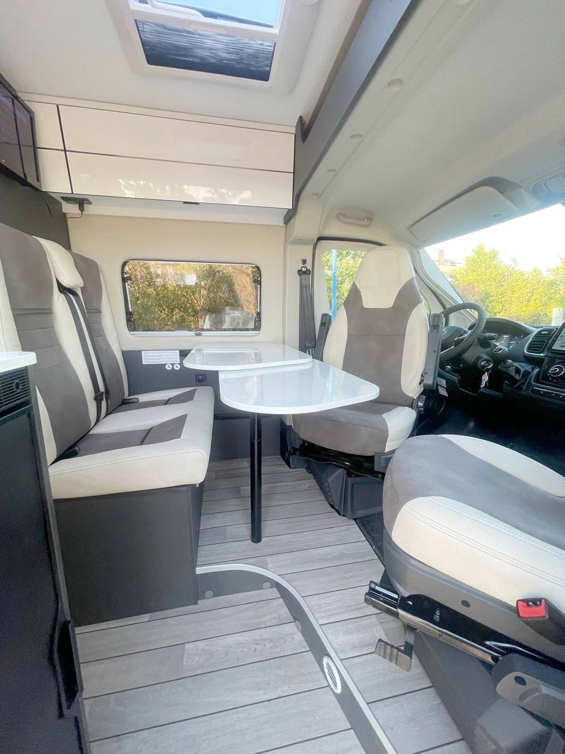 Comedor Citroën Jumper 2,2 l 130 ch - Yescapa