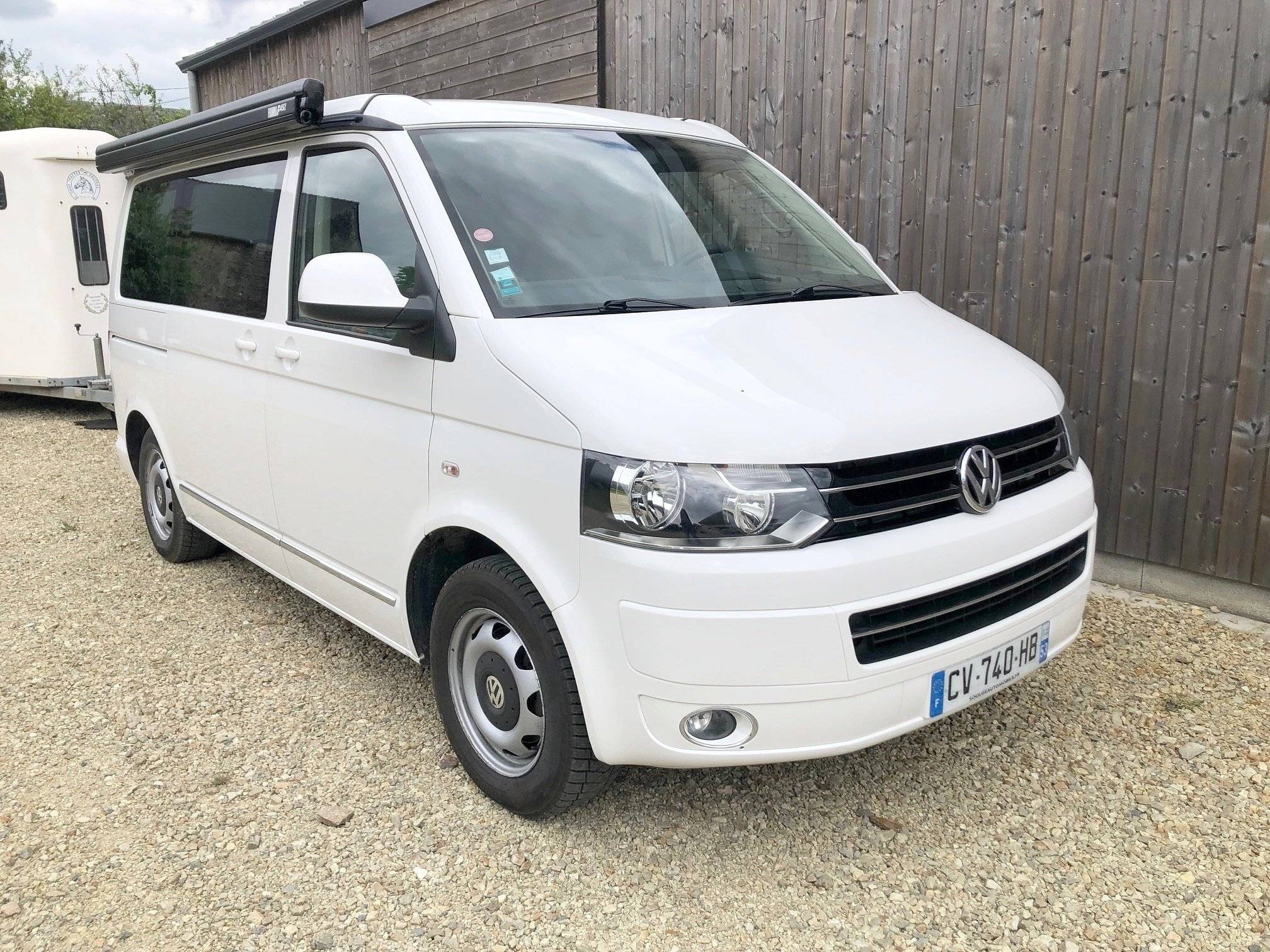 Voorkant 3/4 Volkswagen VOLKSWAGEN CALIFORNIA - Yescapa