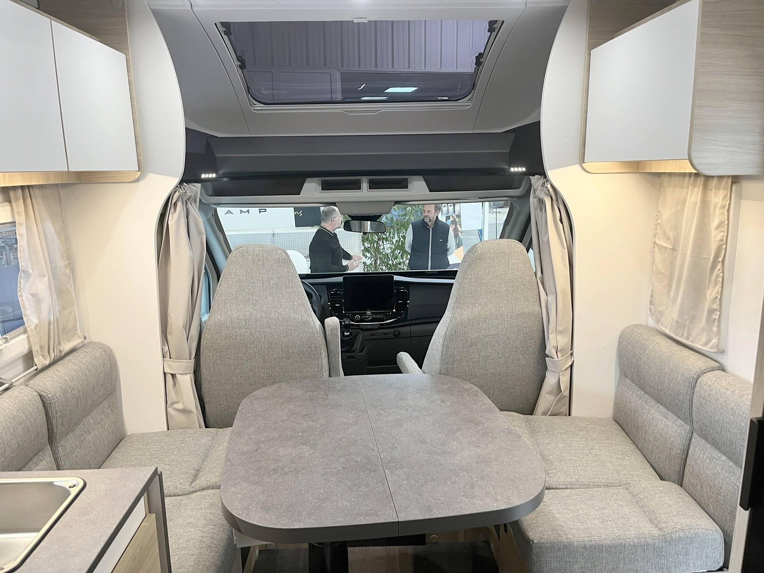 Menjador Ford - Yescapa