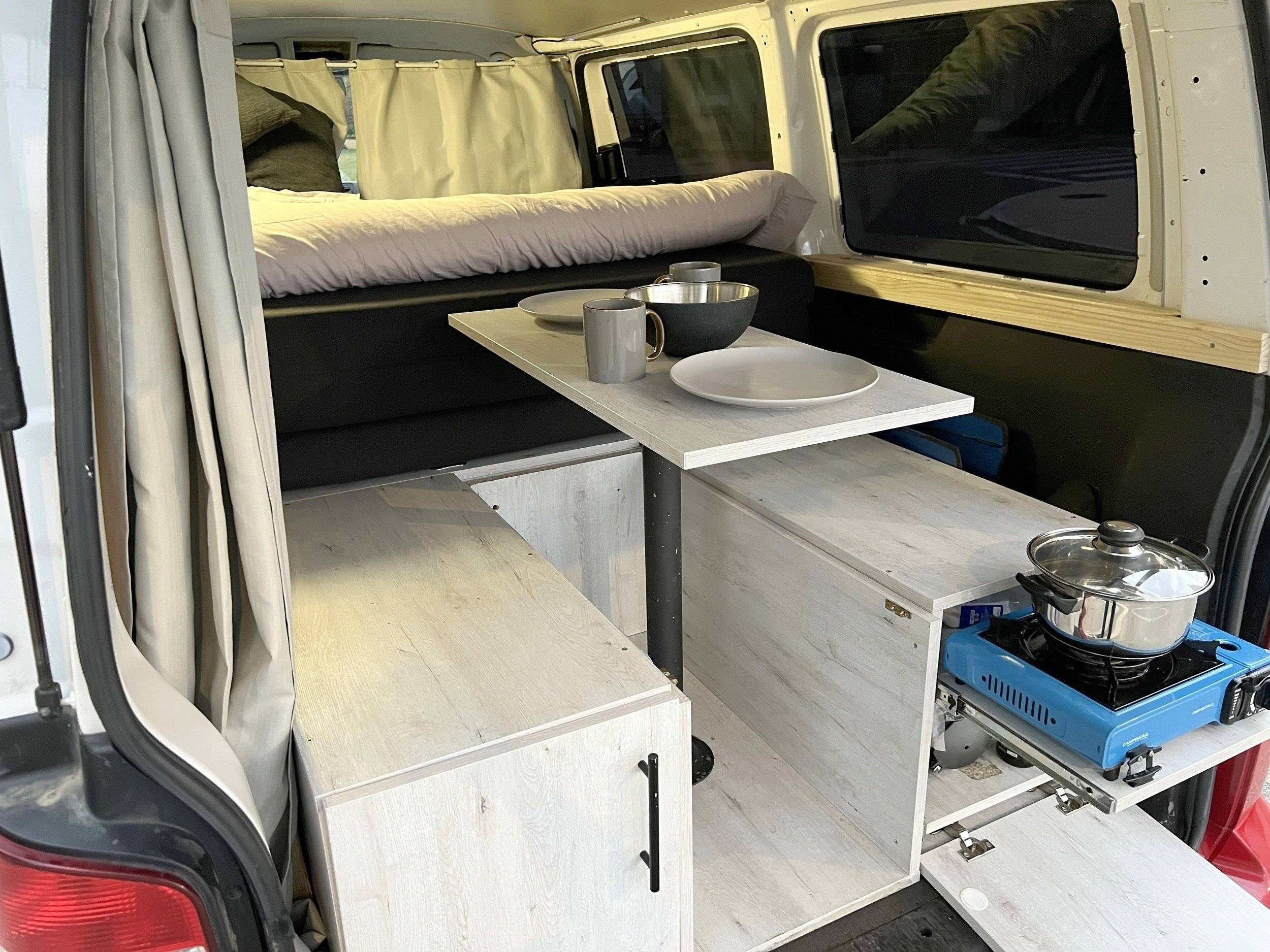 Kitchen Volkswagen Transporter 2,0L 102 ch - Yescapa