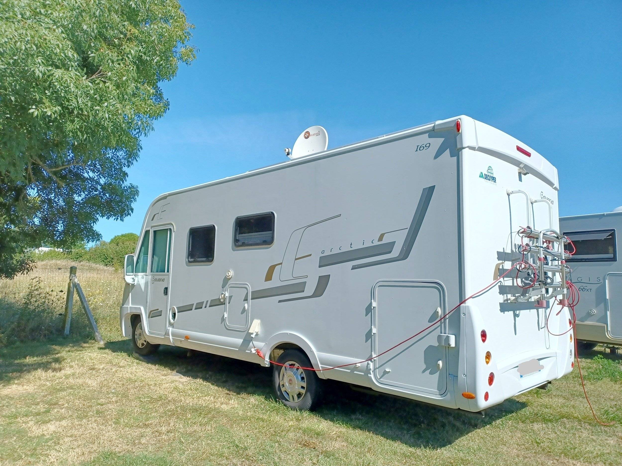 Vue avant de 3/4 Fiat Ducato 2,3 130 ch - Yescapa