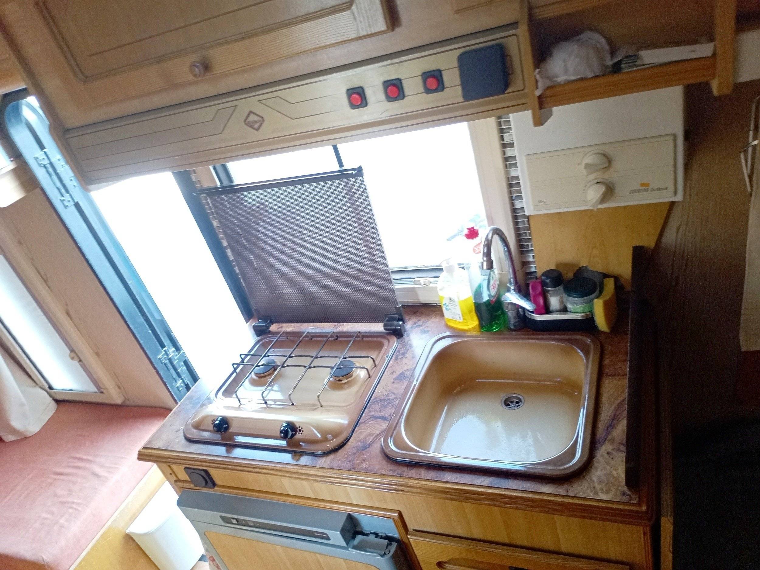 Kitchen Peugeot J5 - Yescapa