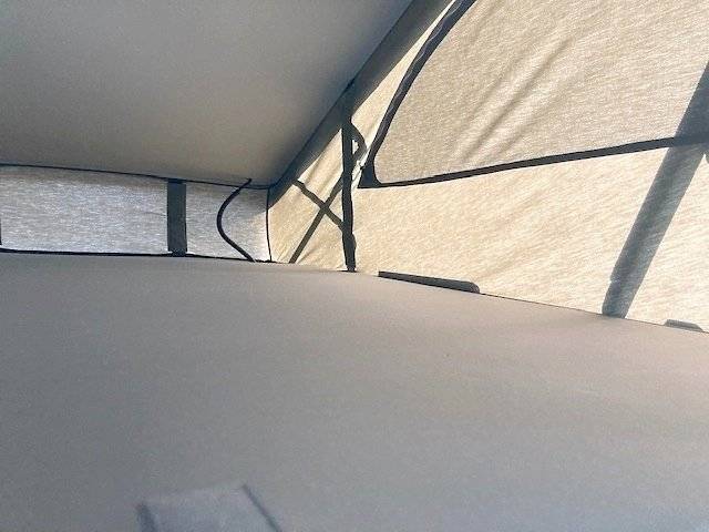 Berth Volkswagen T5 2,0 l 102 ch - Yescapa