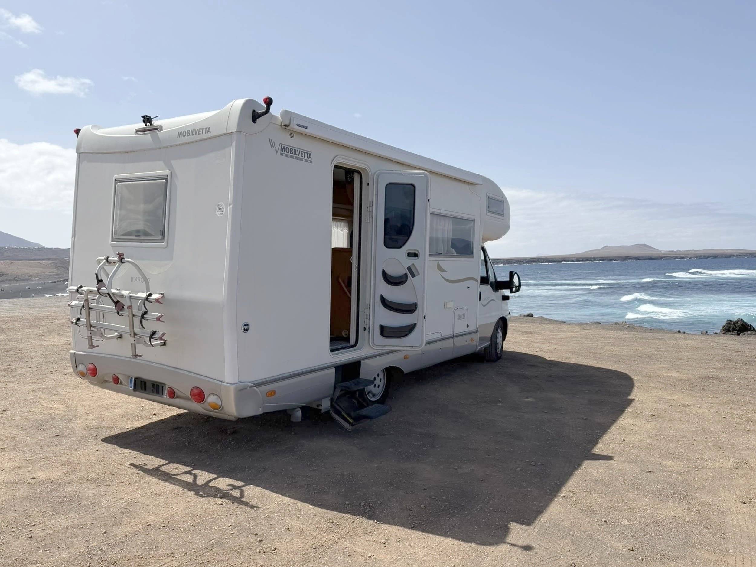 Dining Area Fiat ducato 2,8l 128 - Yescapa