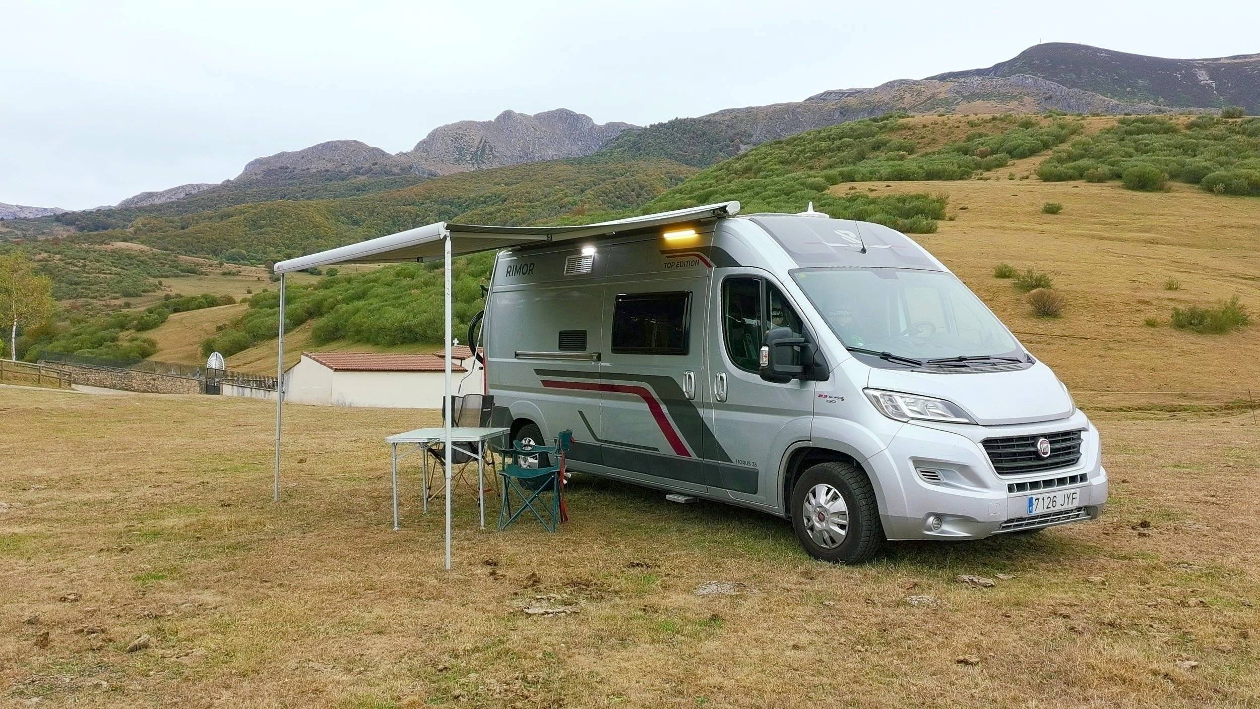 Front view from 3/4 Fiat Fiat Ducato Multijet2 2.3 130CV - Yescapa