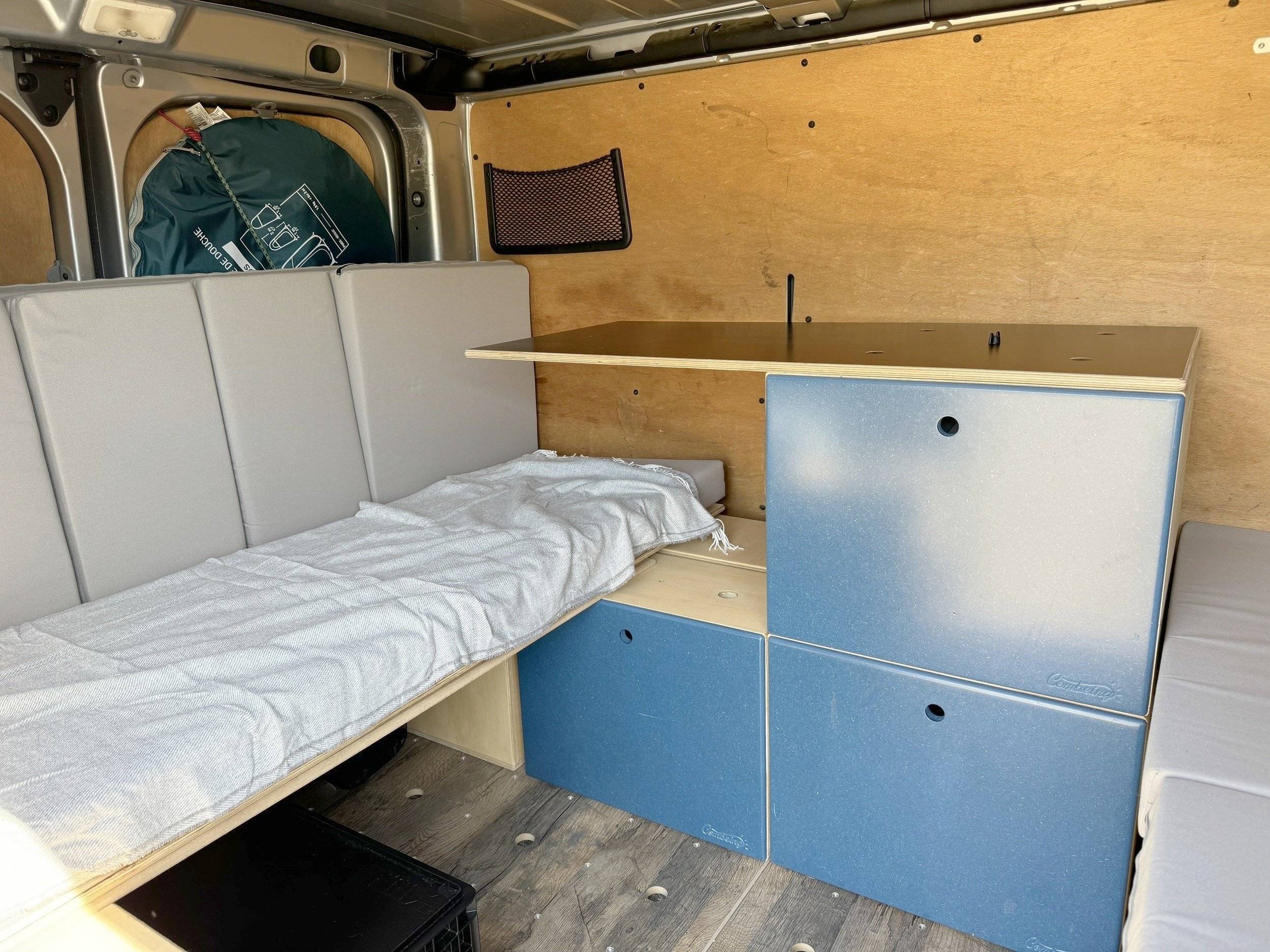 Combeing Combeing full