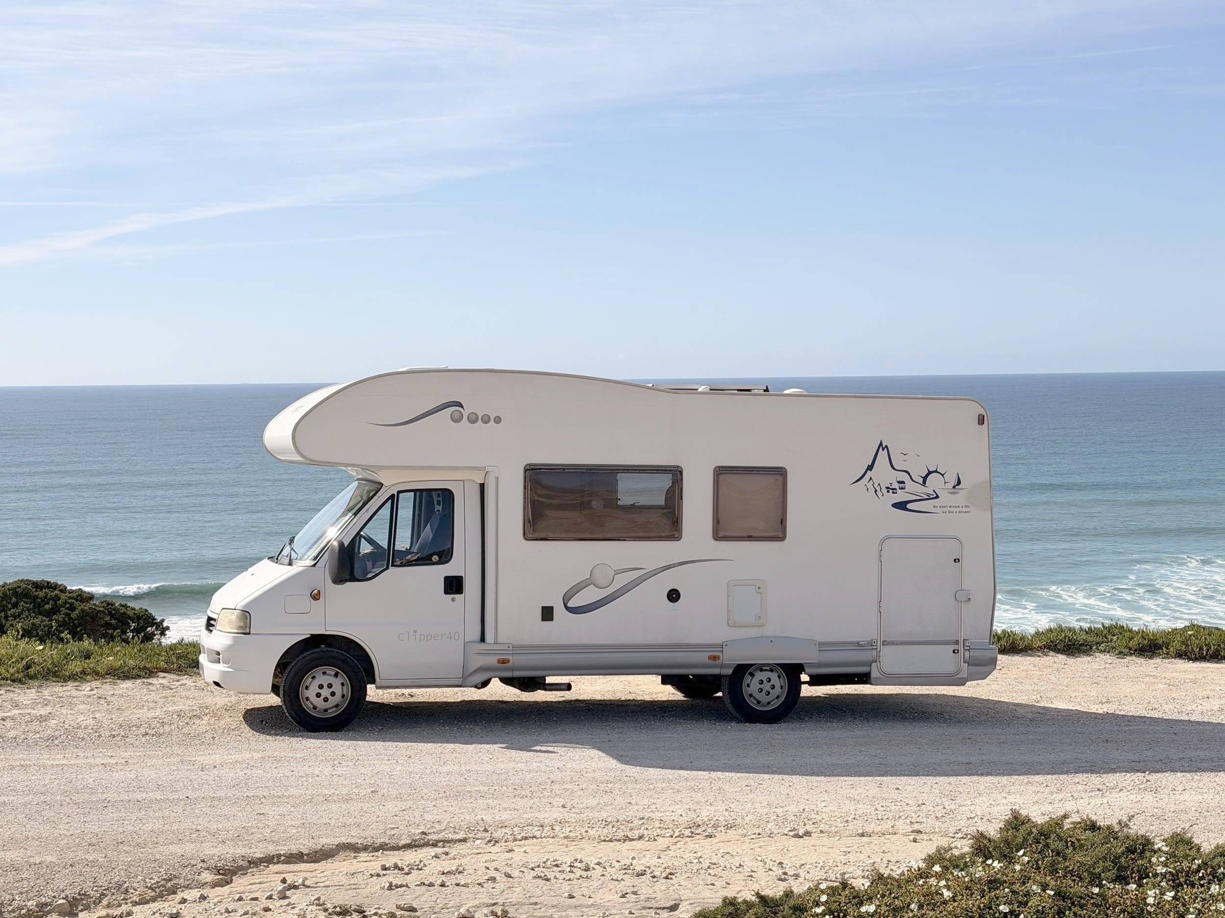 Front view from 3/4 Fiat - Yescapa