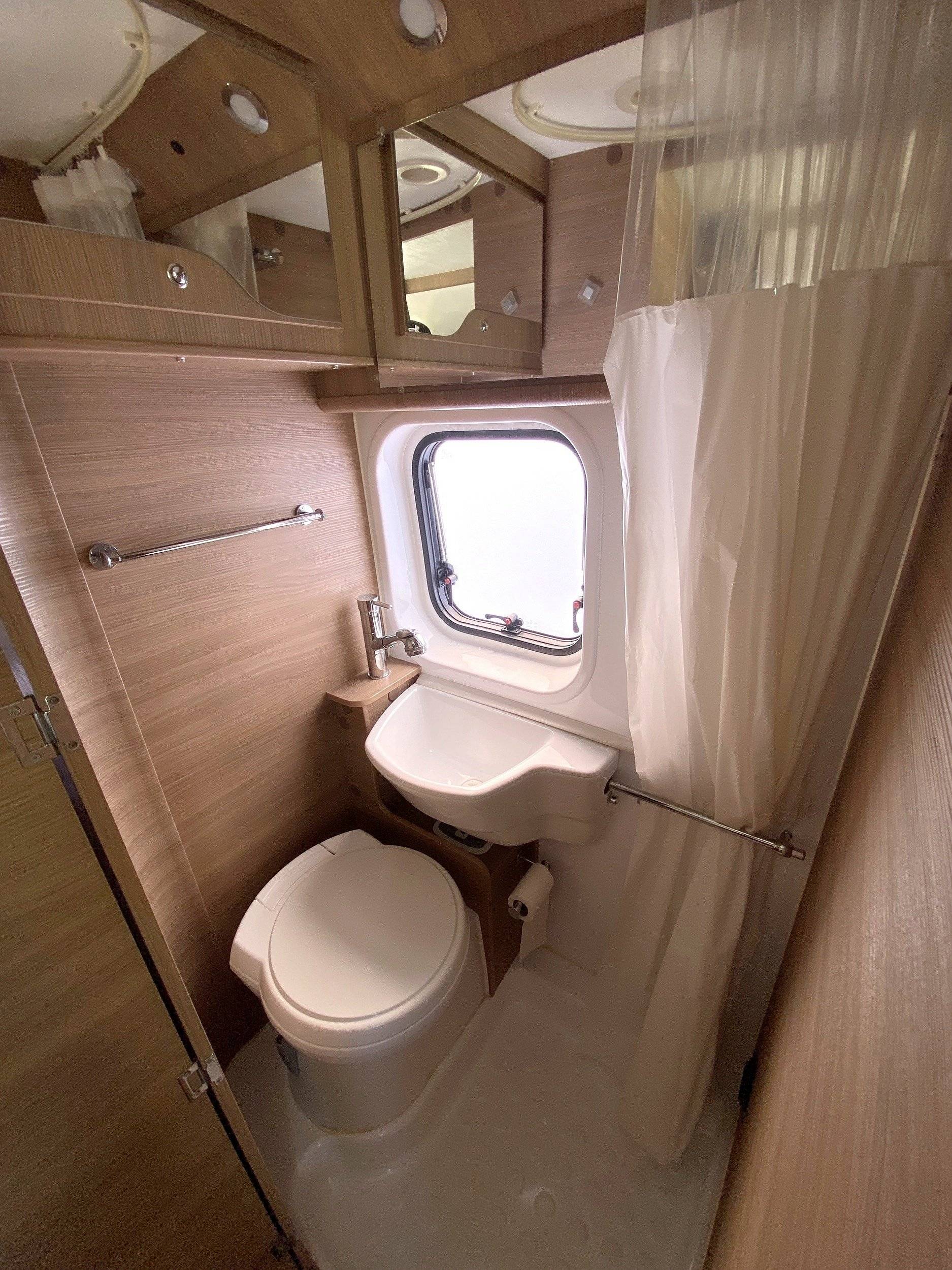 Mclouis Menfys Van 3 Maxi S line