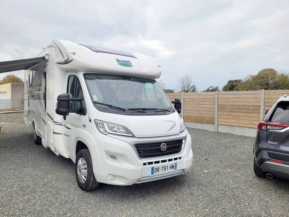 schräge Vorderansicht Fiat Ducato 2,3 130 ch - Yescapa