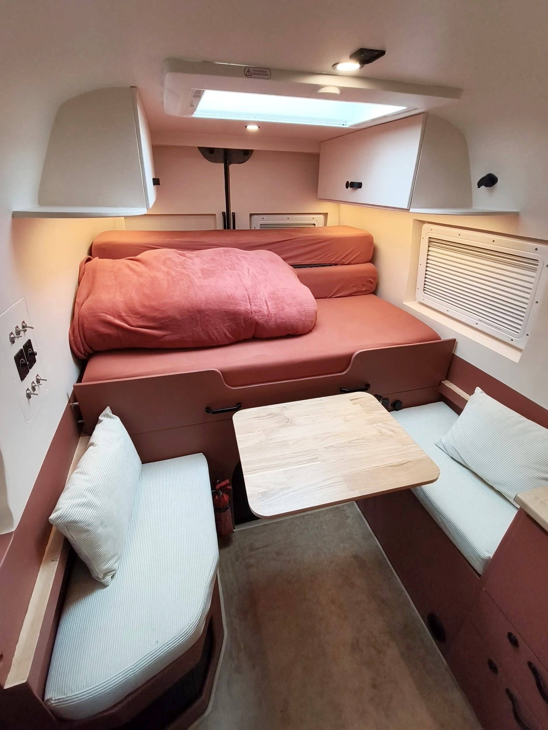 Plazas en cama Renault Master 2,3 l 135 ch - Yescapa