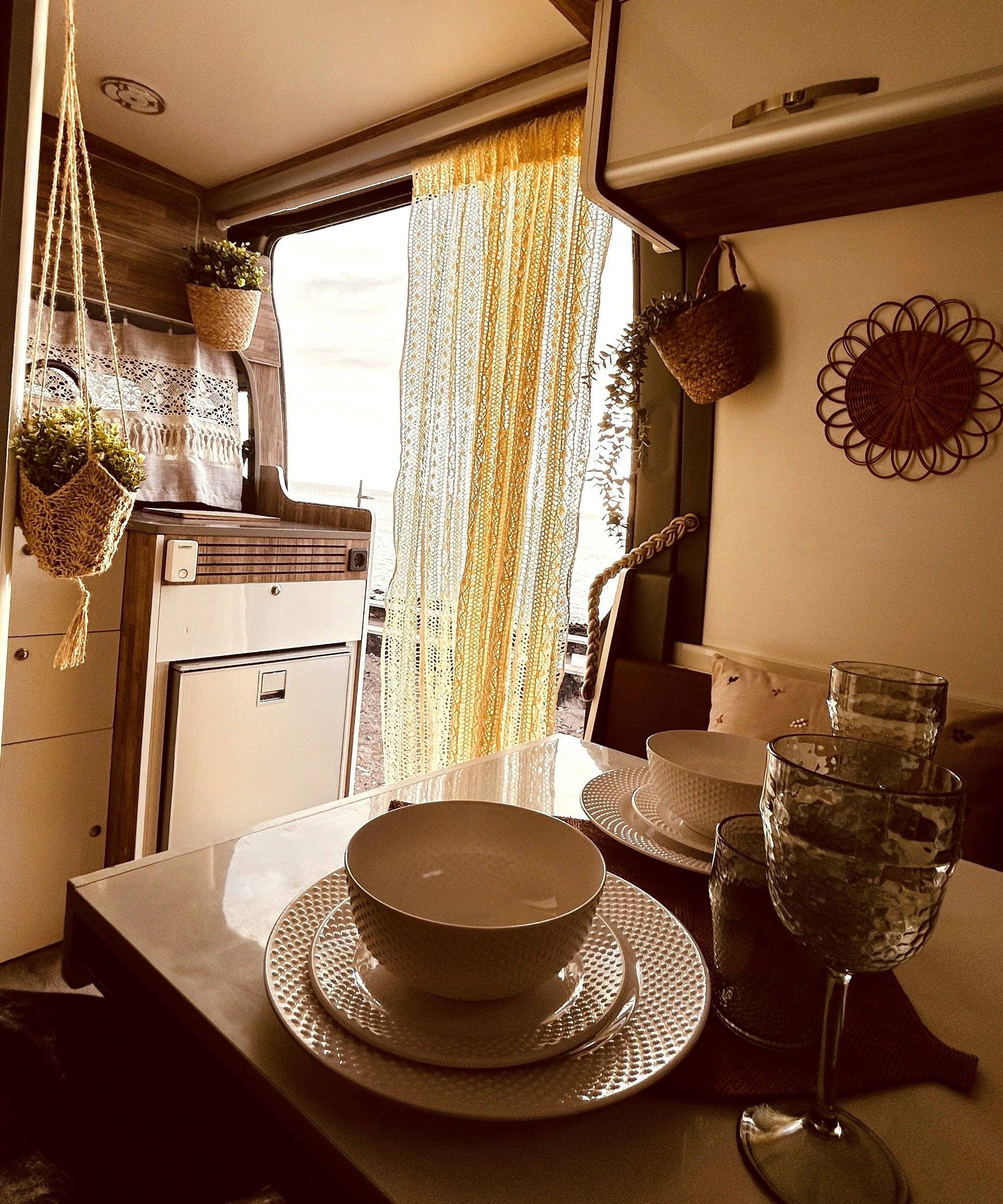 Dinette Iveco Daily 2,3 HPI 116 ch. - Yescapa