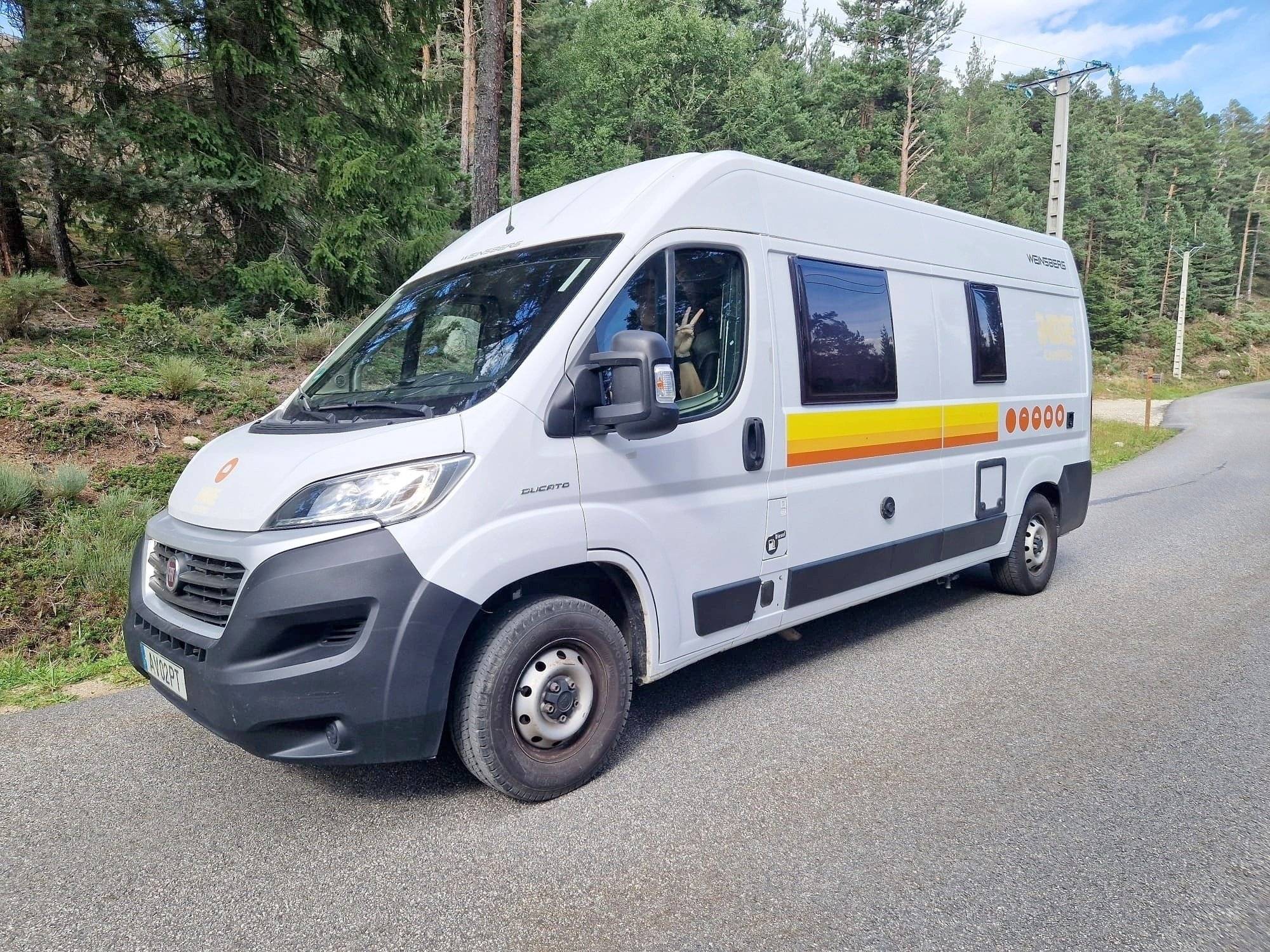 Vista frontale a ¾ Fiat FIAT DUCATO - Yescapa