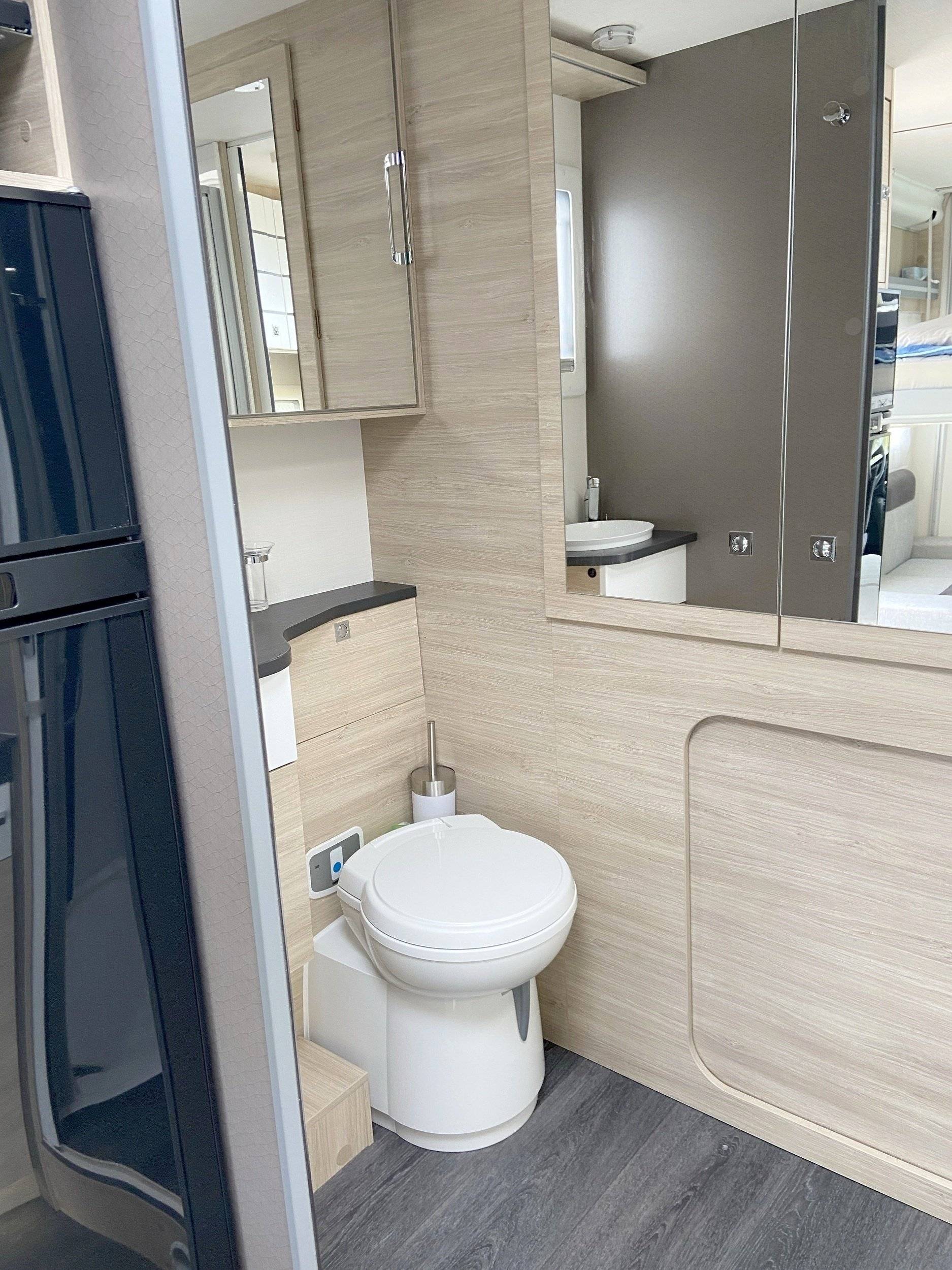 Challenger FORD TRANSIT