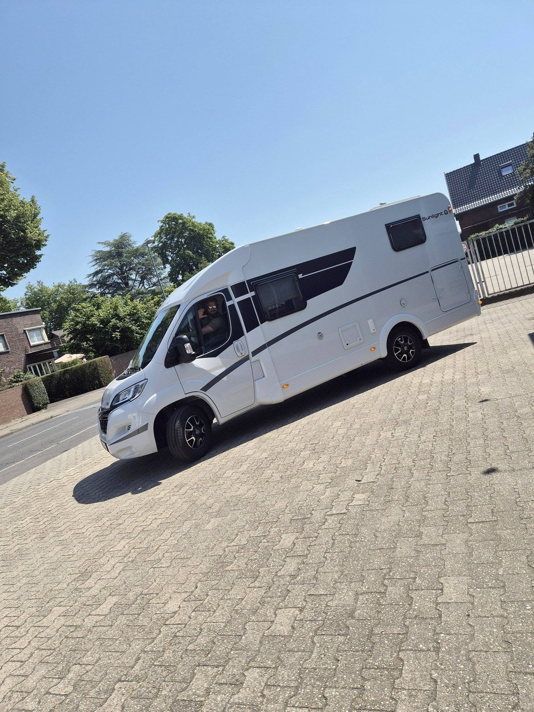 Front view from 3/4 Citroën Citroën jumper - Yescapa