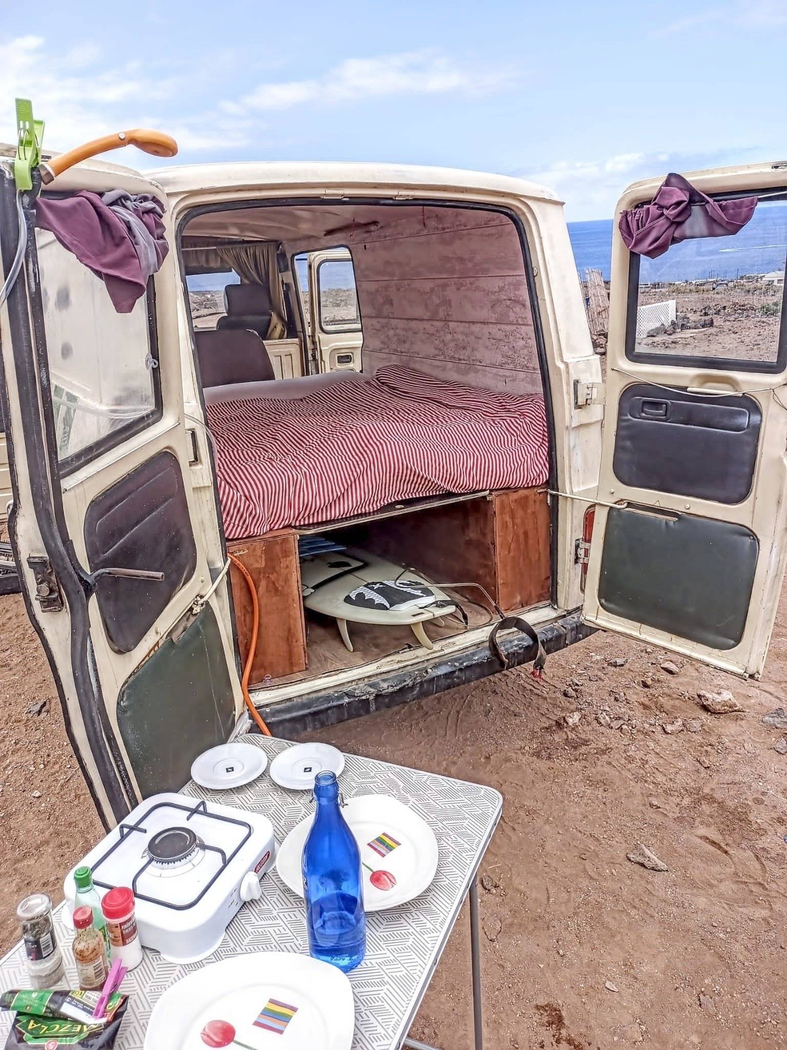 Schlafplätze Mercedes MB 100 D - Yescapa