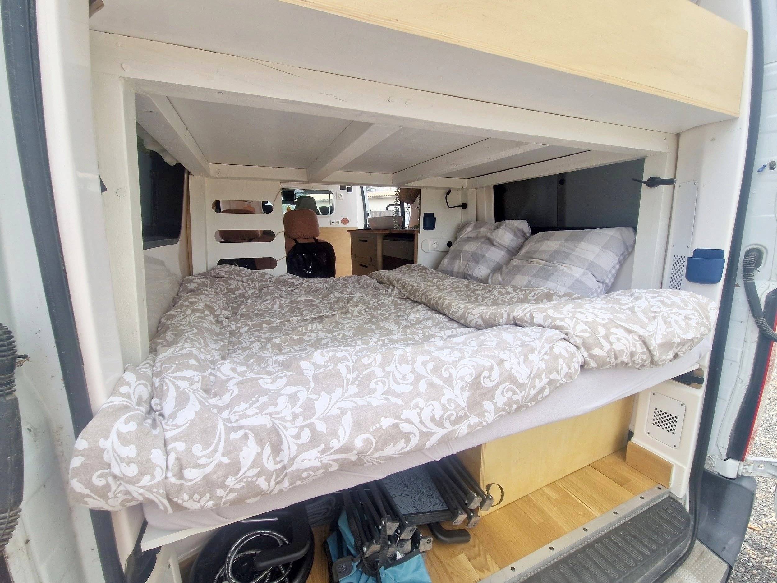 Couchages Opel Movano 2.2 CDTI - Yescapa
