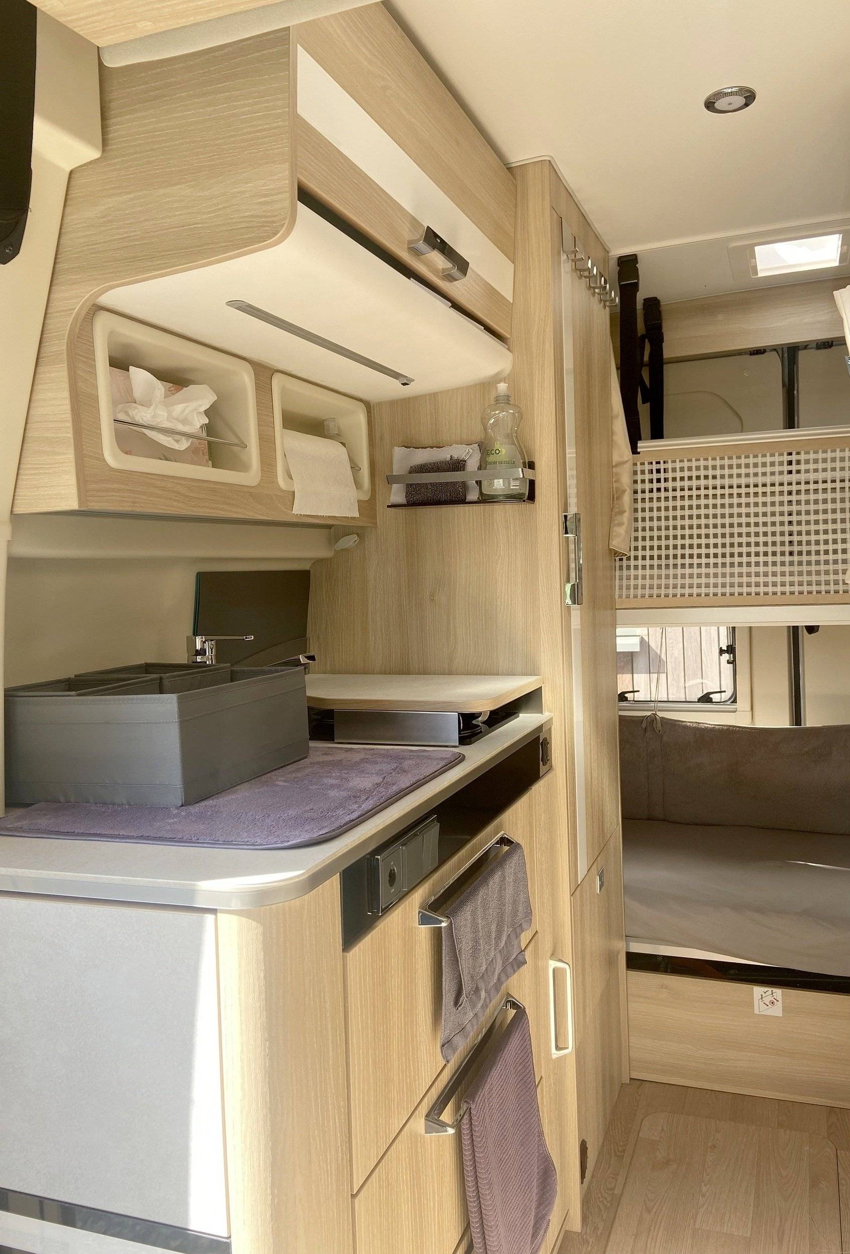 Kitchenette Fiat Fiat Ducato 140 CV - Yescapa