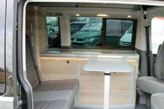 Dining Area Volkswagen Volkswagen T6.1 - Yescapa