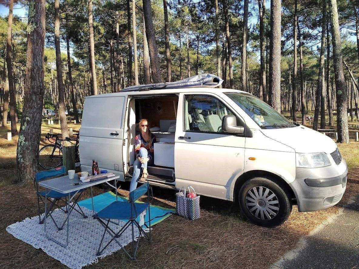 Front view from 3/4 Volkswagen T5 1,9 l 102 ch - Yescapa