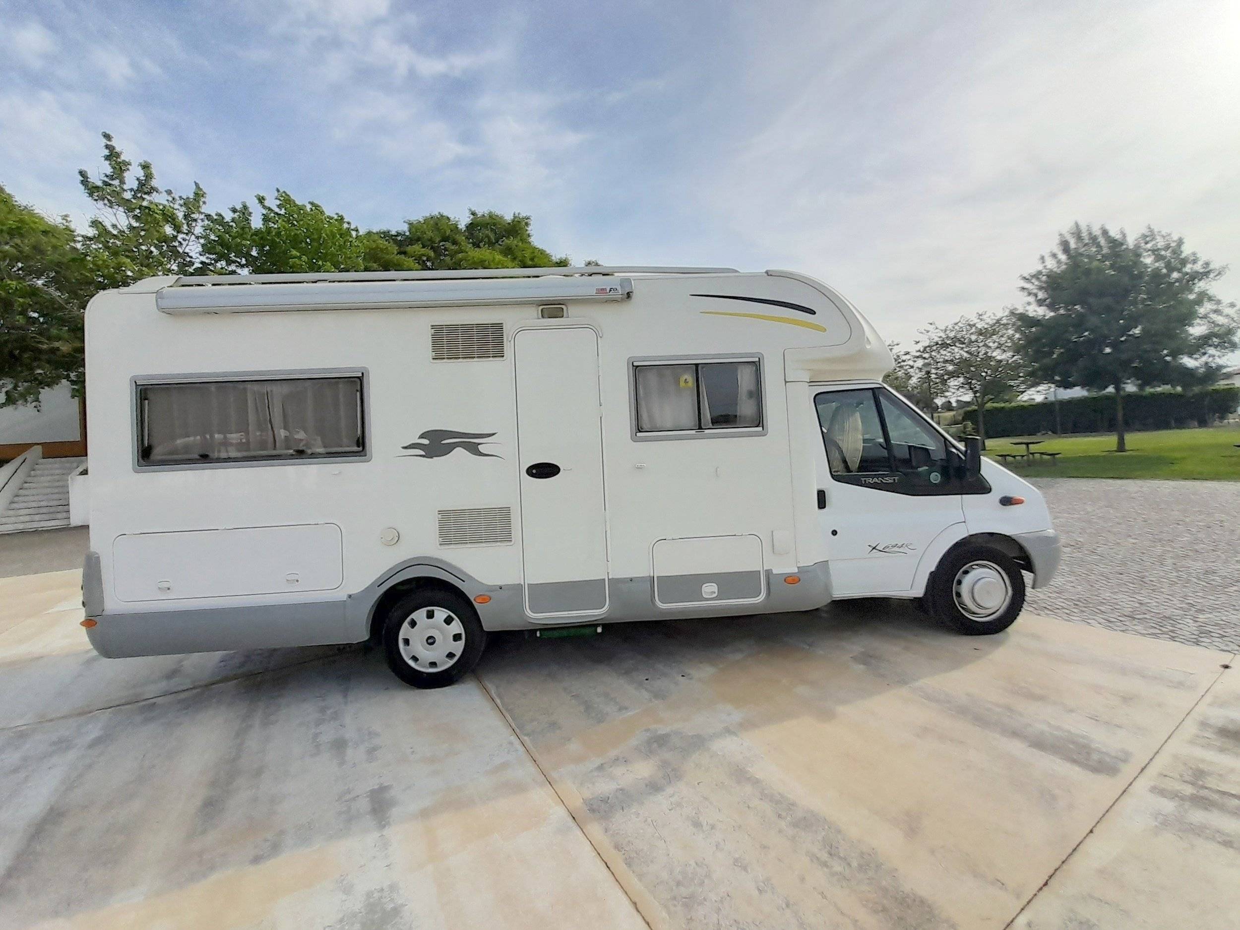 Laika Transit 2,4 l 140 ch