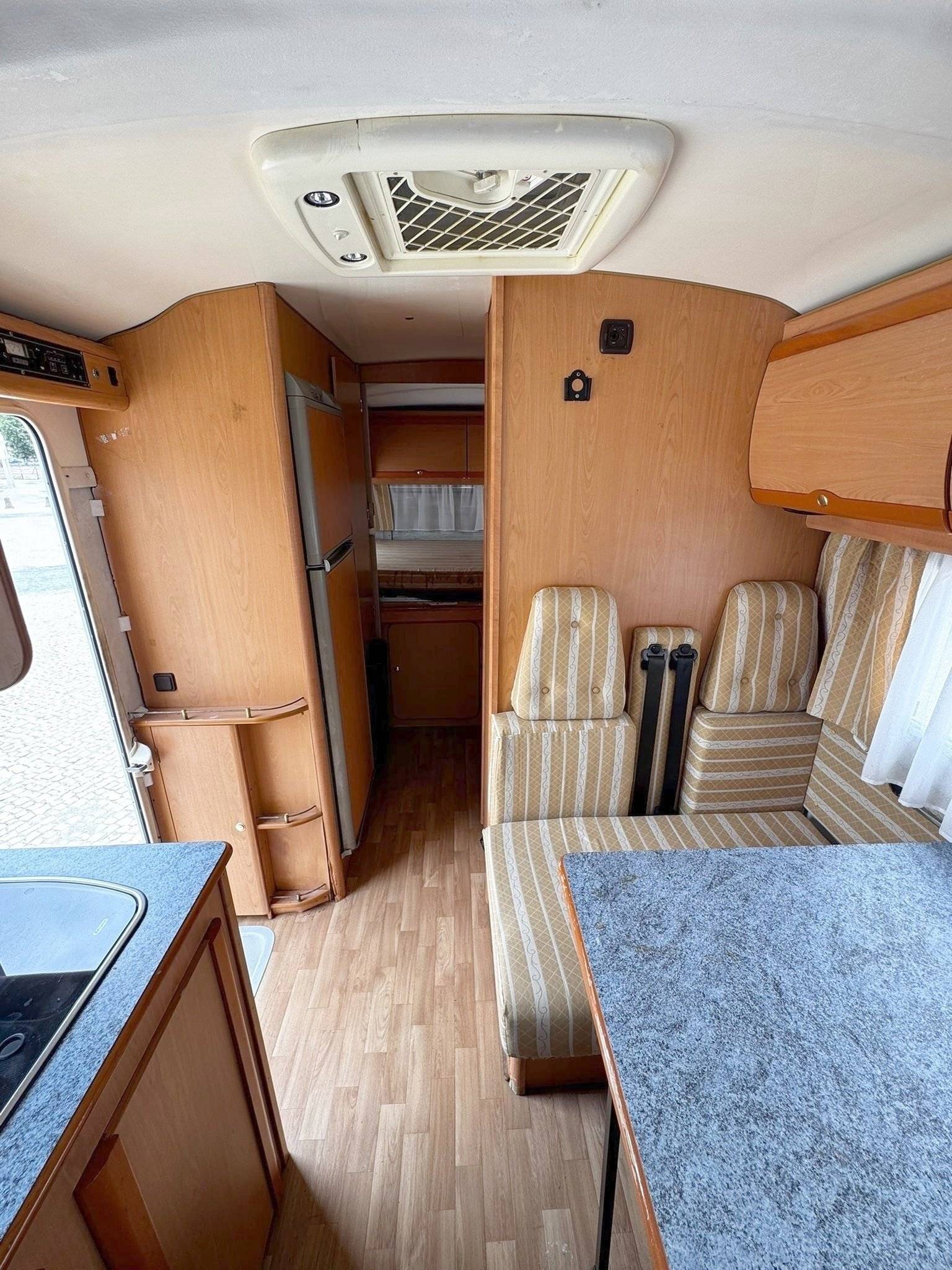 Dinette Fiat Fiat Ducato - Yescapa