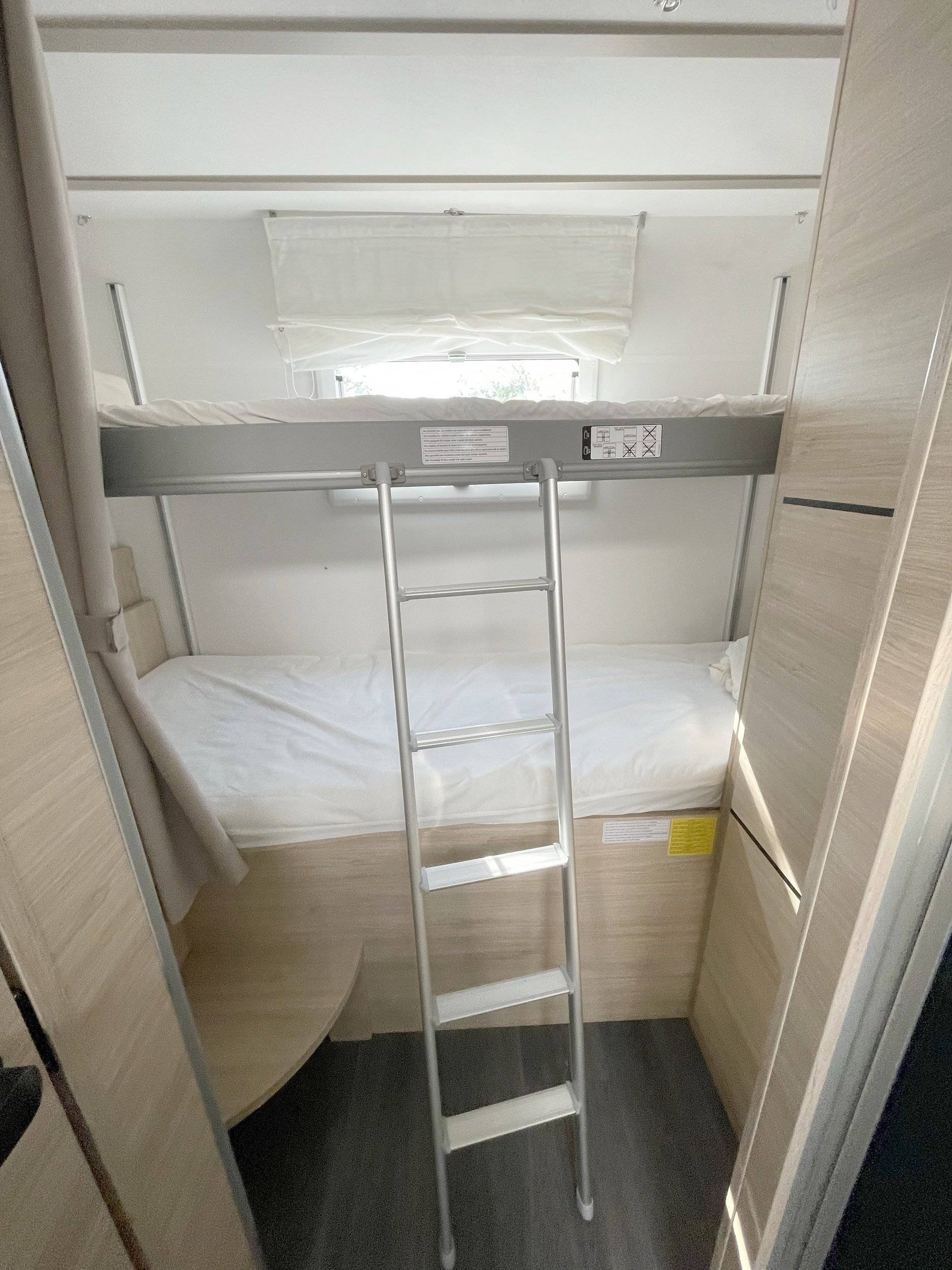 Dormidas Ford Transit 2,0 l 170 ch - Yescapa