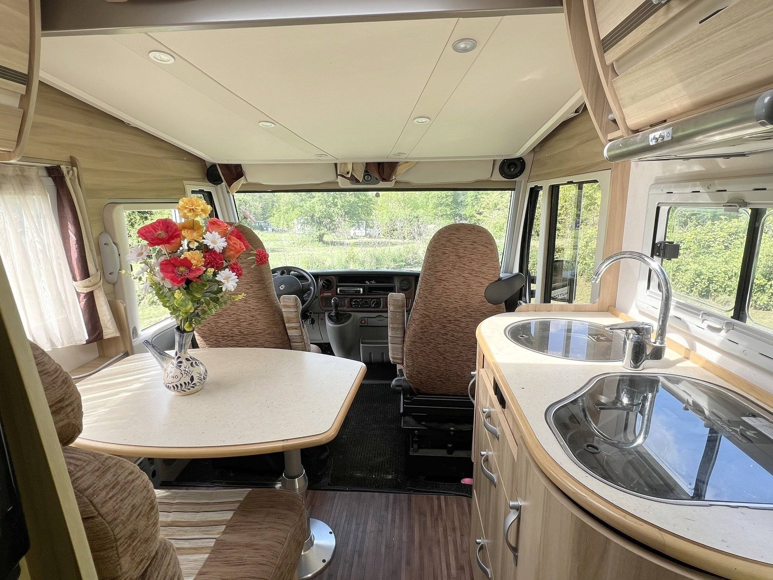 Comedor Renault - Yescapa