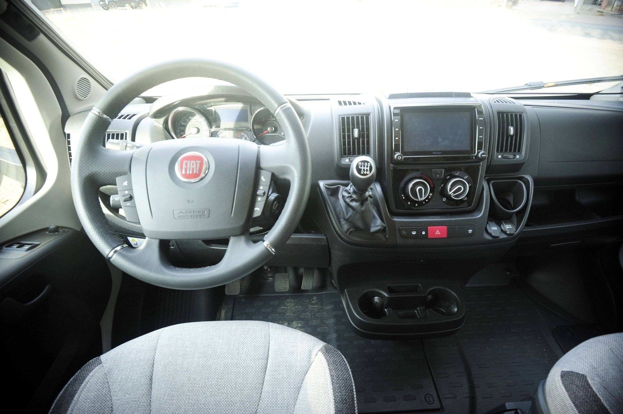 Knaus Live Wave 700Meg