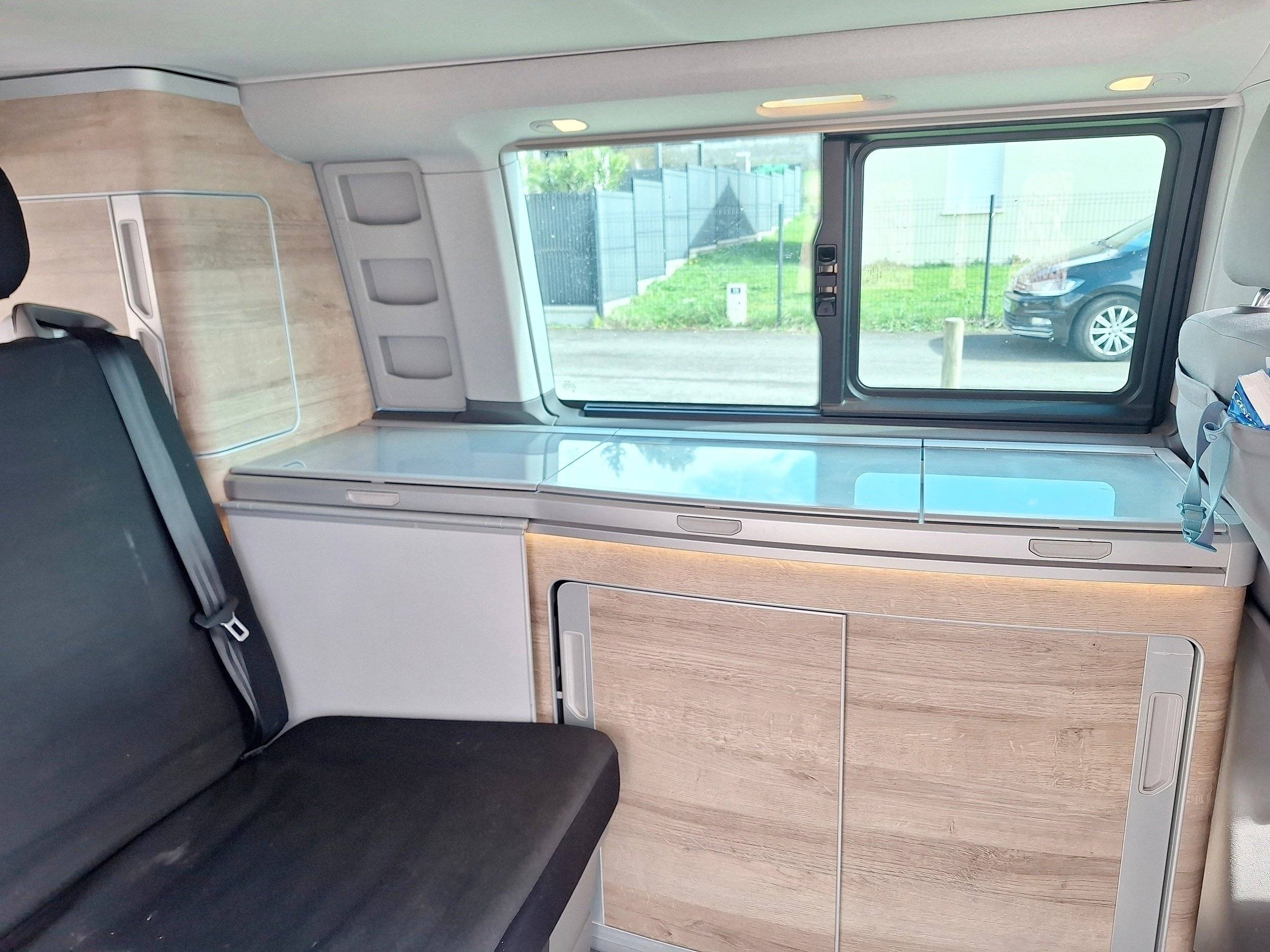 Coin repas Volkswagen California - Yescapa