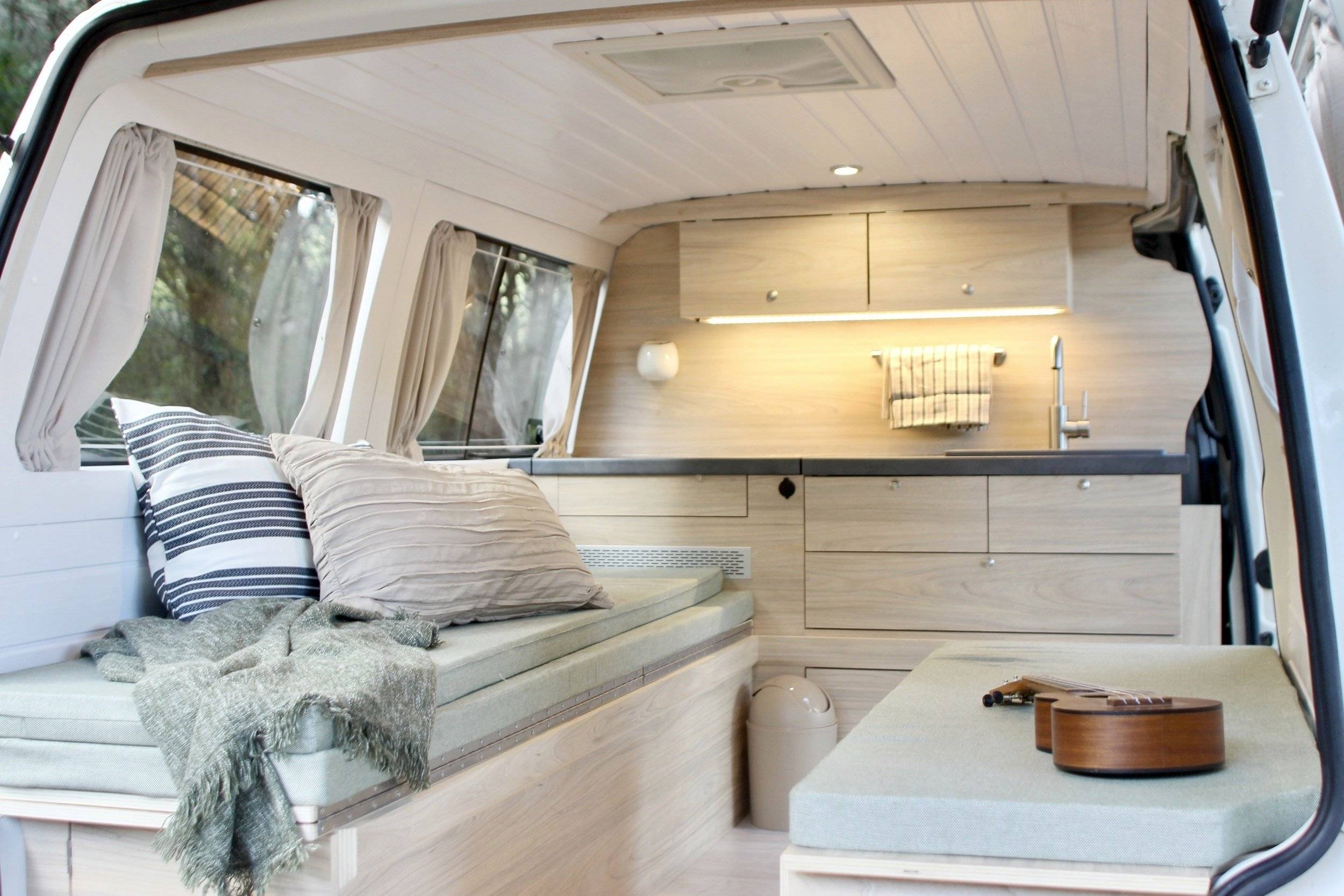 Luxy VW T4 Insurance &amp; All KM incl | MyVan Portugal