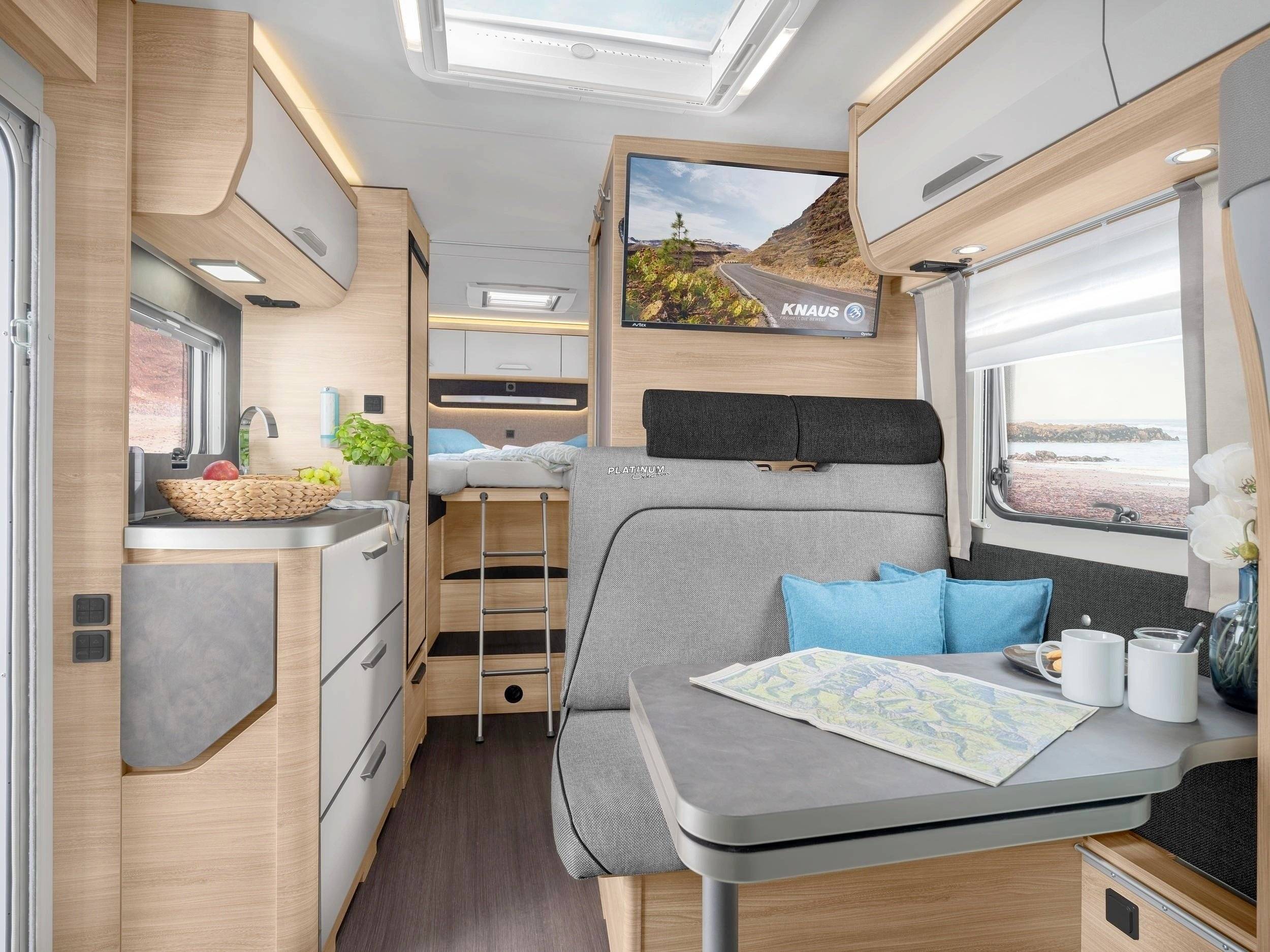 Teilintegriertes Wohnmobil