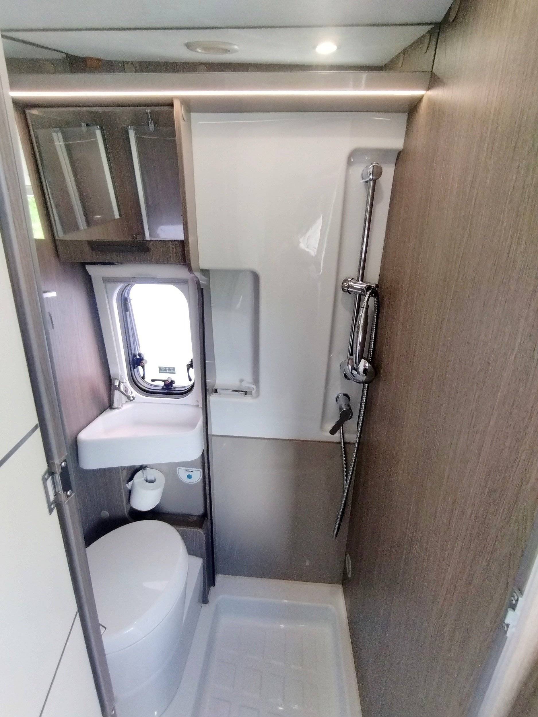 Challenger Challenger v114 MAX Road Edition